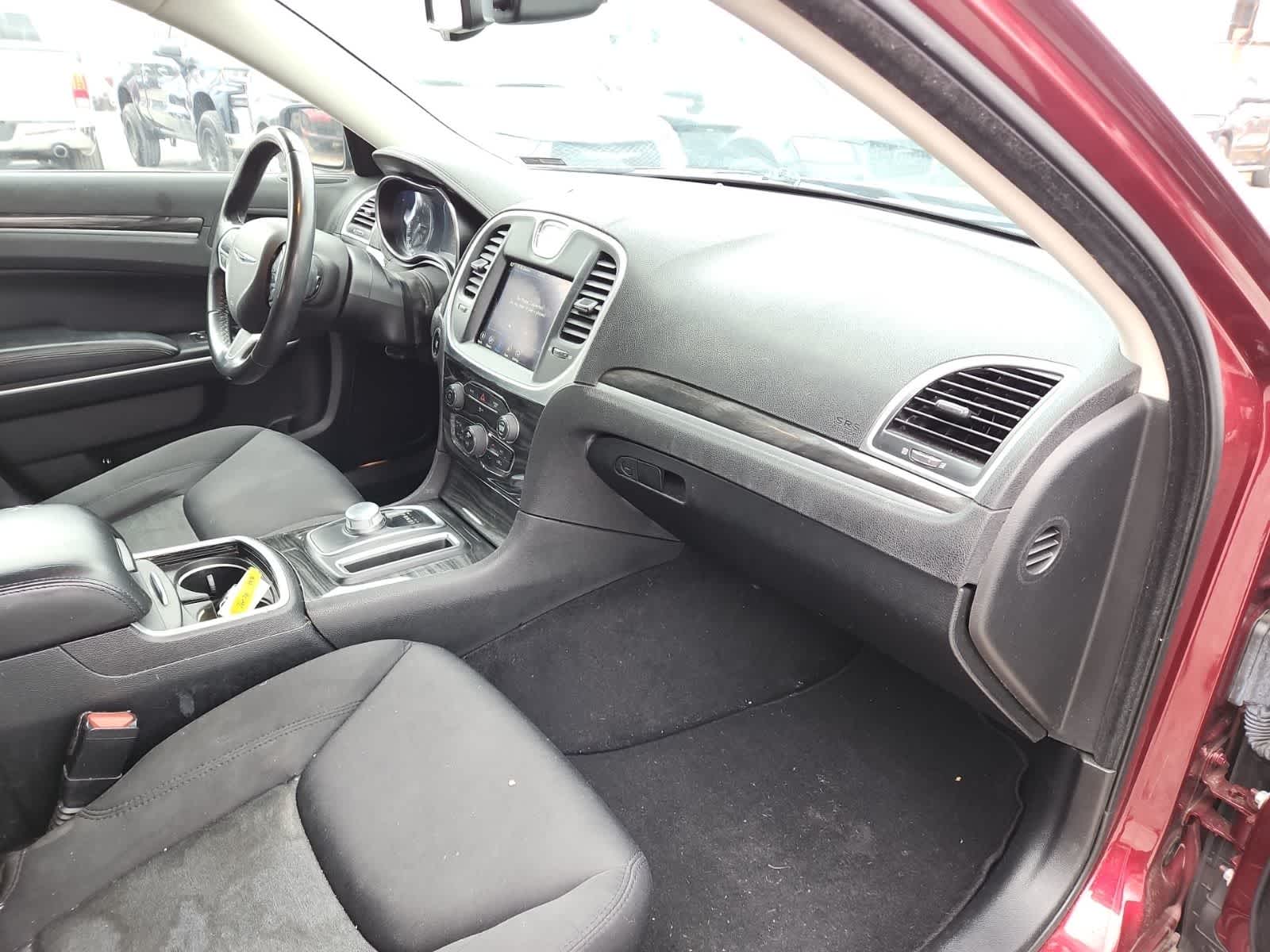 Thumbnail: 2021 Chrysler 300 - 16