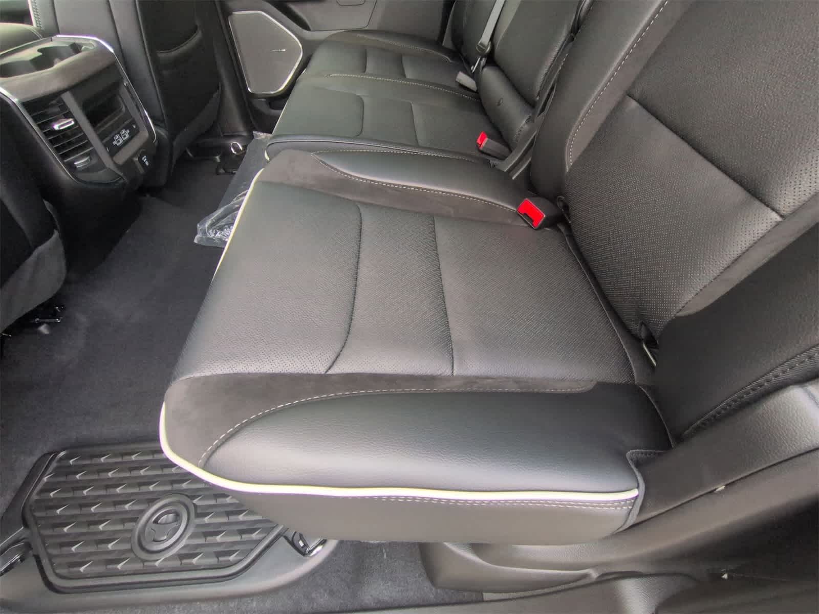 Thumbnail: 2026 RAM 1500 - 18