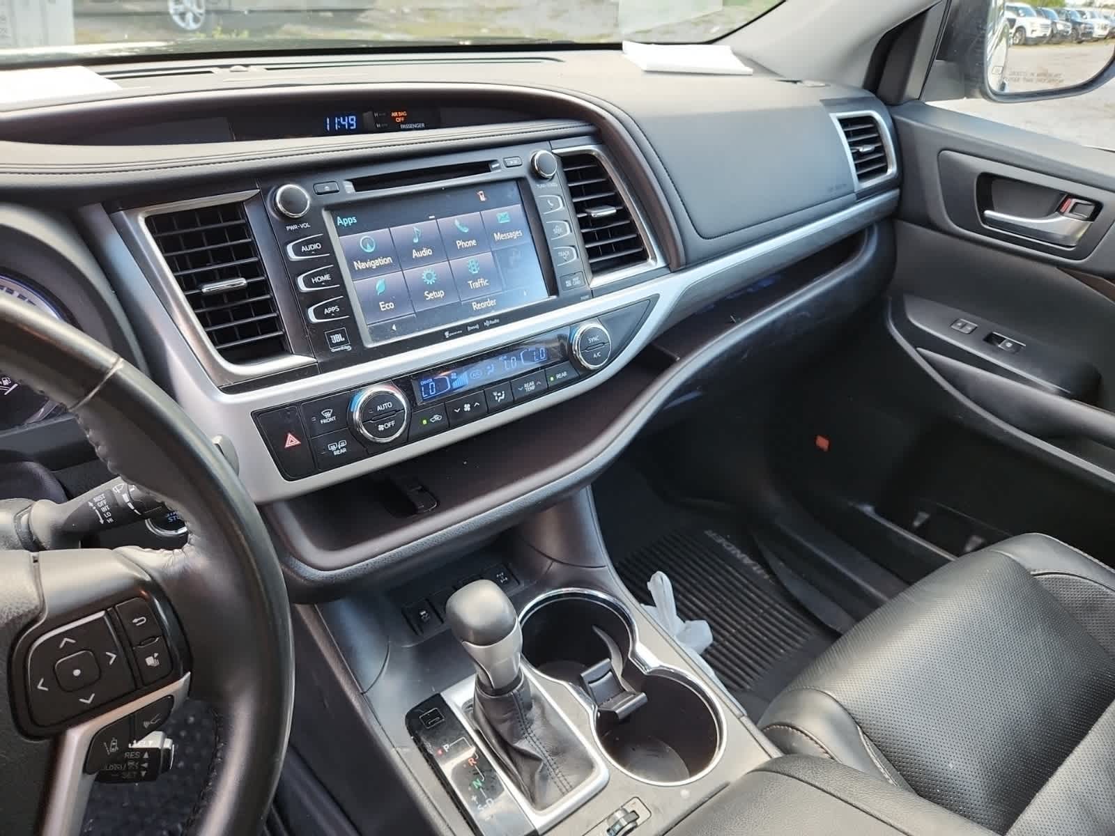 Thumbnail: 2019 Toyota Highlander - 10