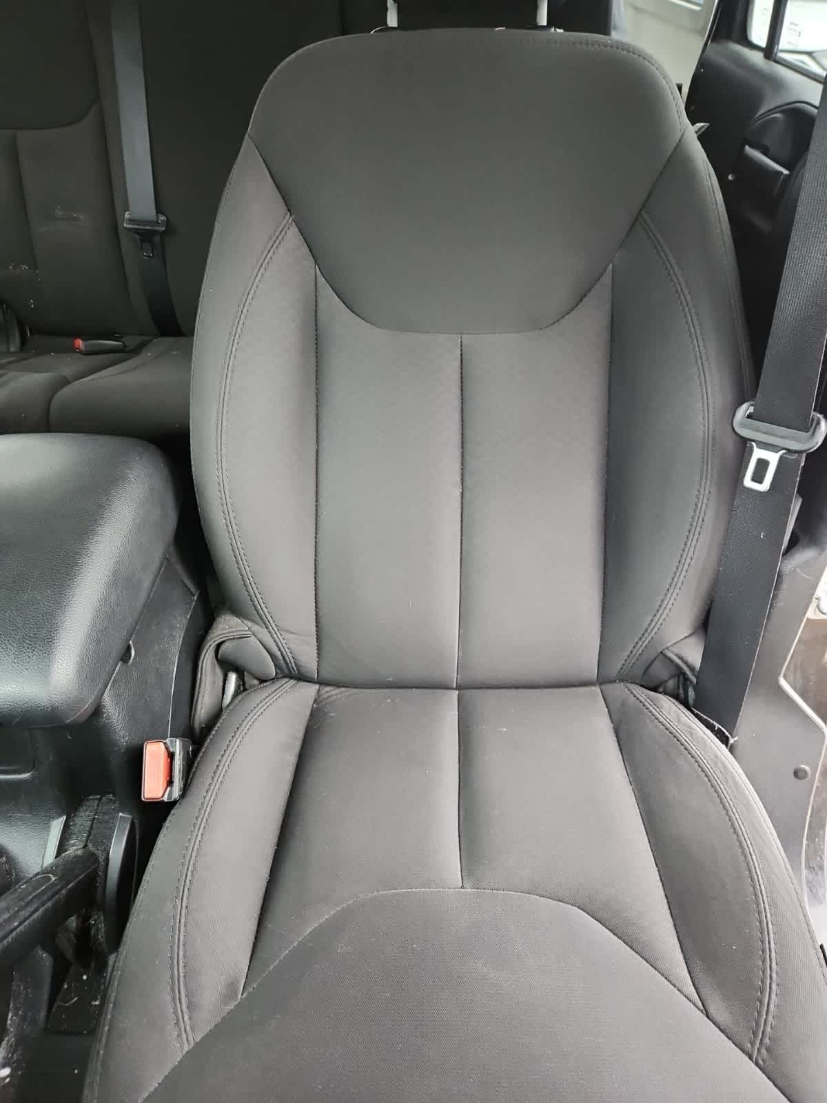 Thumbnail: 2015 Jeep Wrangler - 14