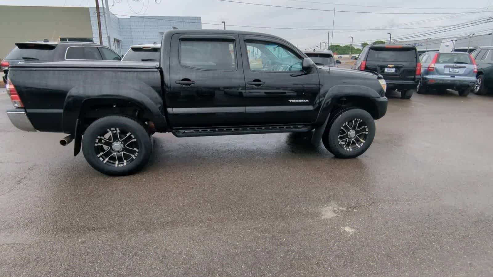 Thumbnail: 2015 Toyota Tacoma - 9