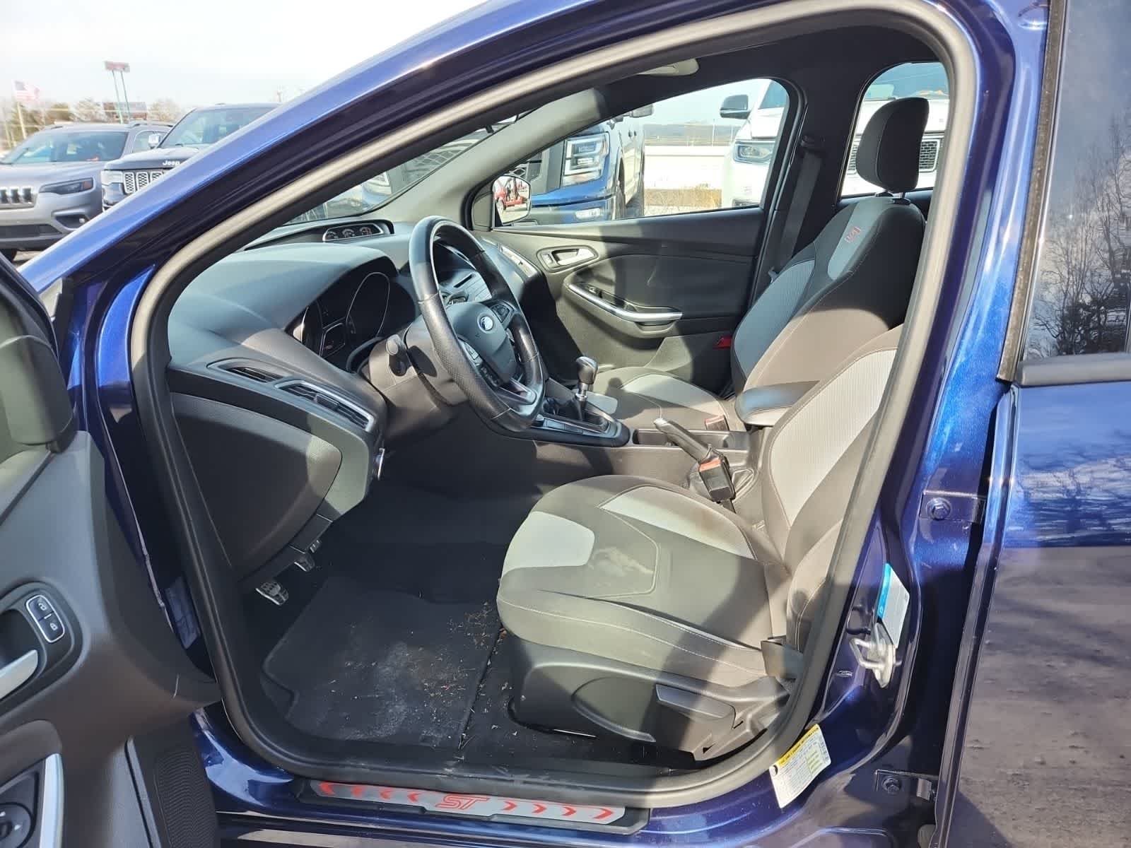 Thumbnail: 2017 Ford Focus - 15