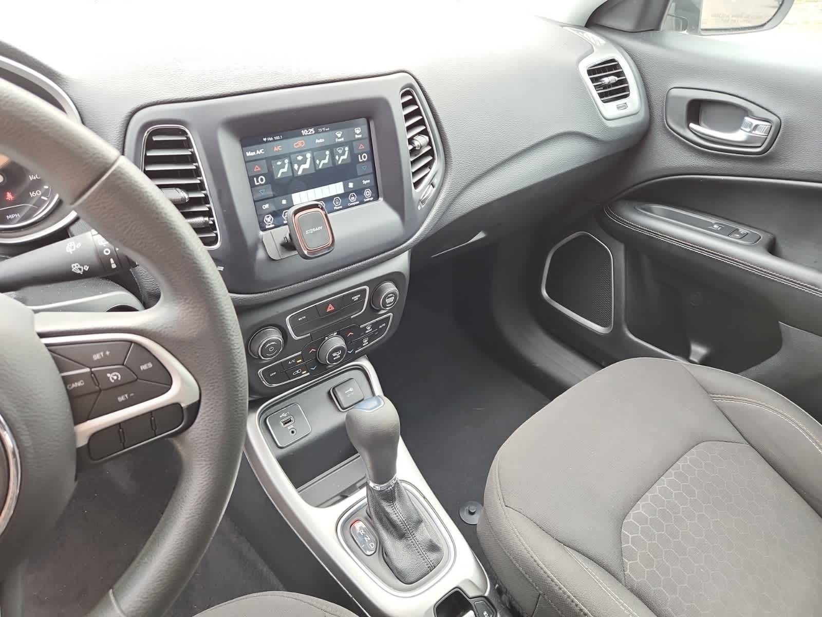 Thumbnail: 2021 Jeep Compass - 10