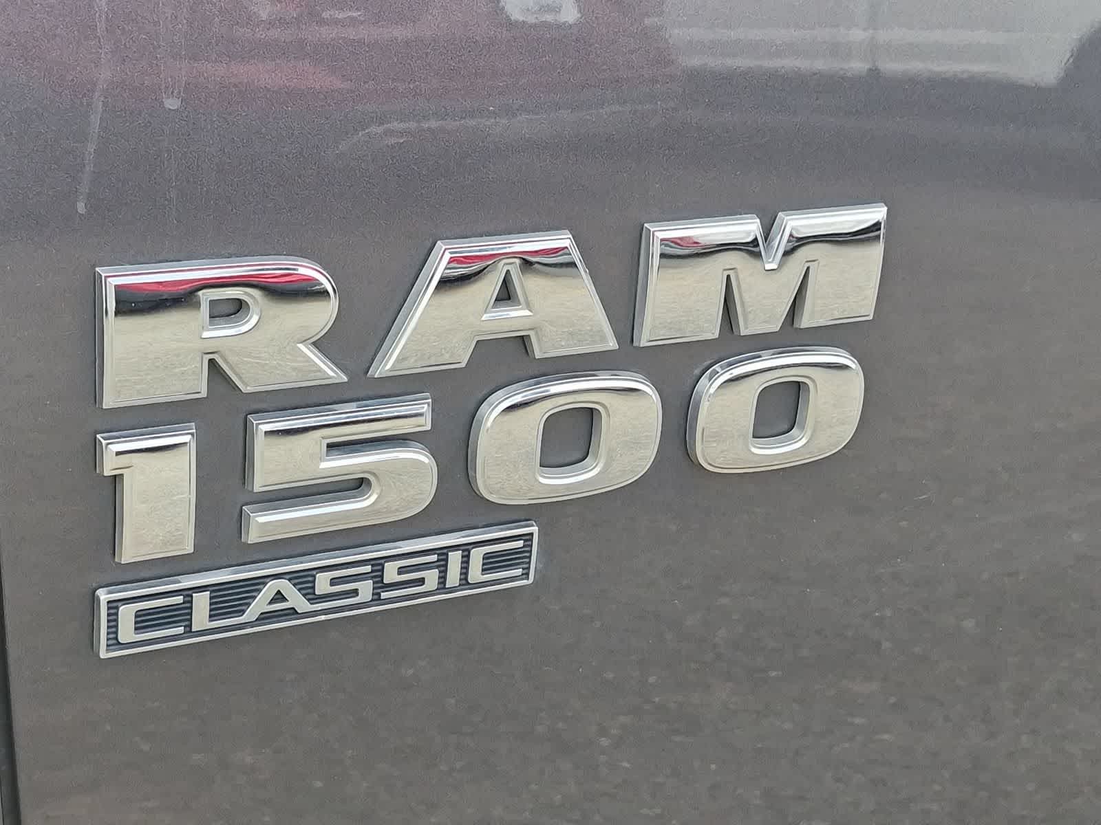 Thumbnail: 2019 RAM 1500 Classic - 11