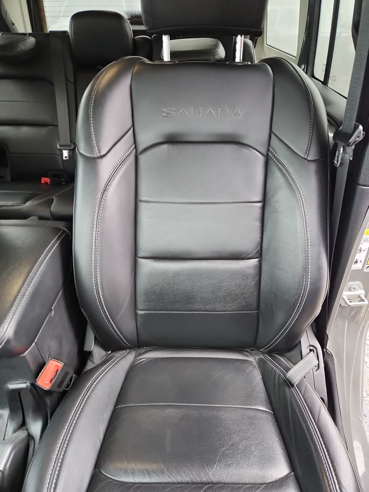 Thumbnail: 2019 Jeep Wrangler - 14