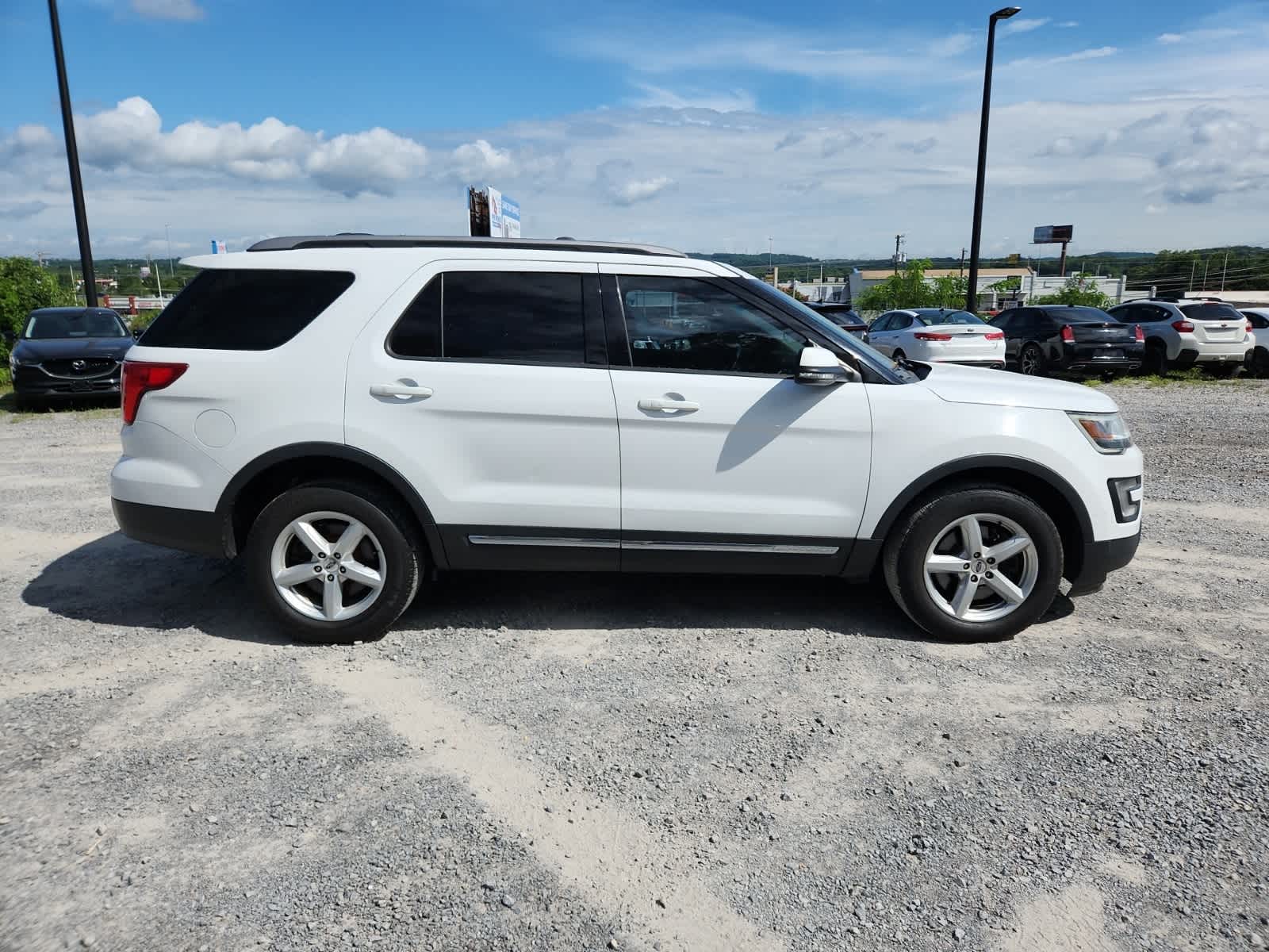 Thumbnail: 2016 Ford Explorer - 6