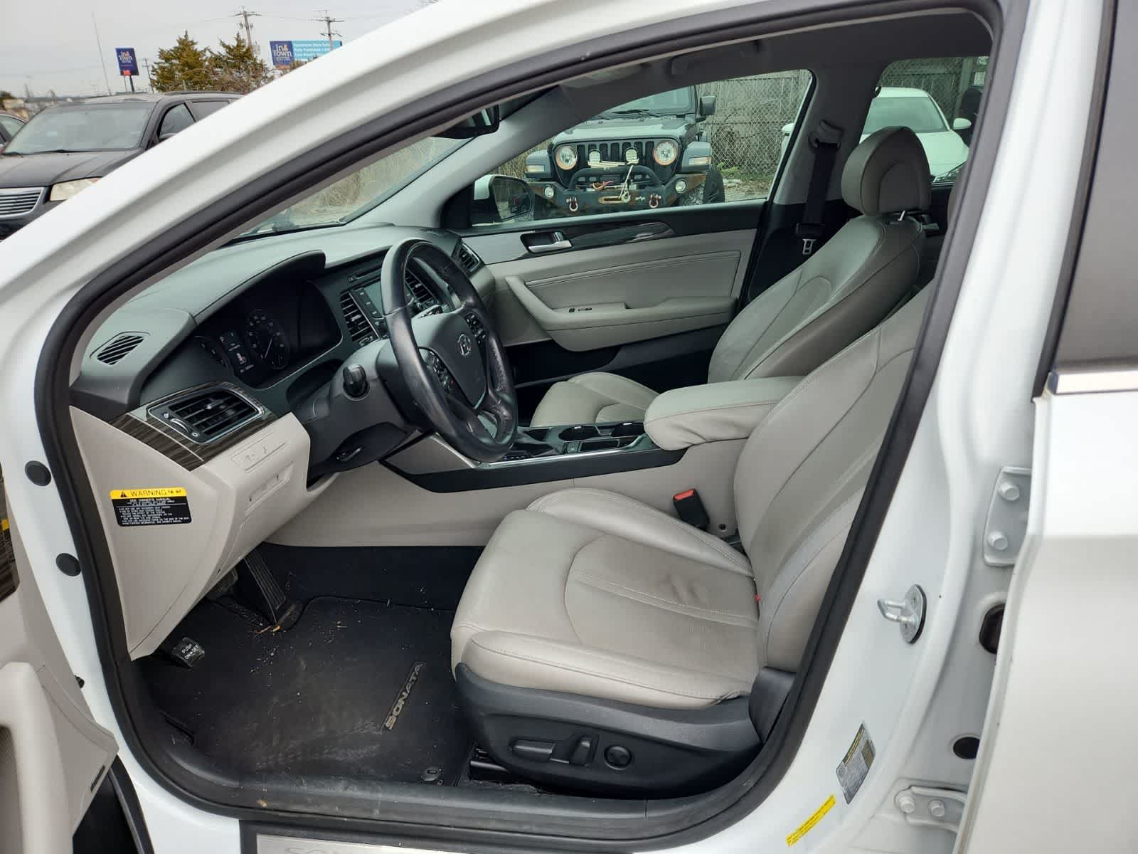 Thumbnail: 2015 Hyundai Sonata - 15