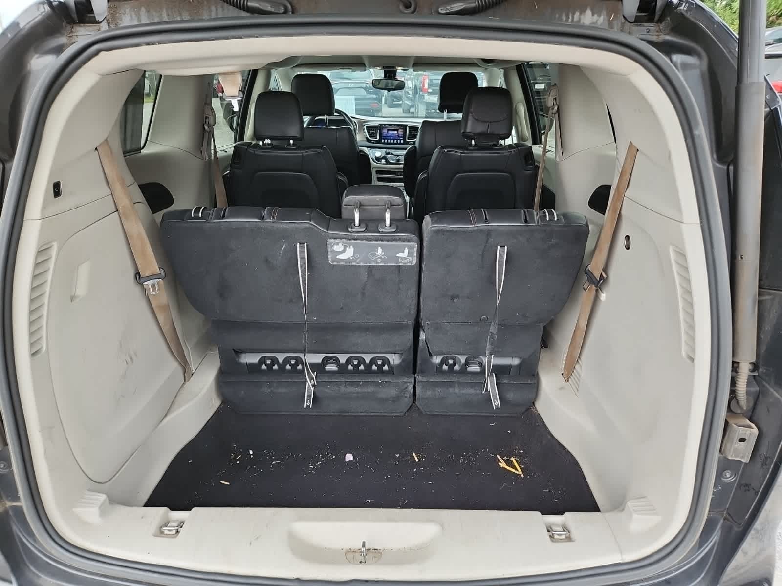 Thumbnail: 2017 Chrysler Pacifica - 25