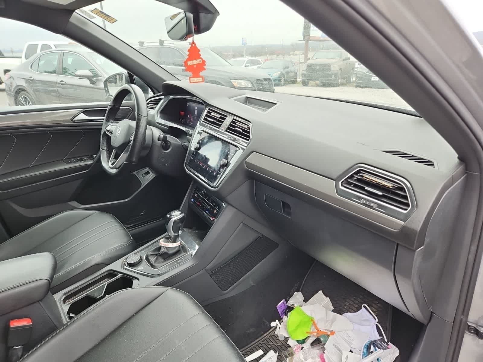 Thumbnail: 2022 Volkswagen Tiguan - 17