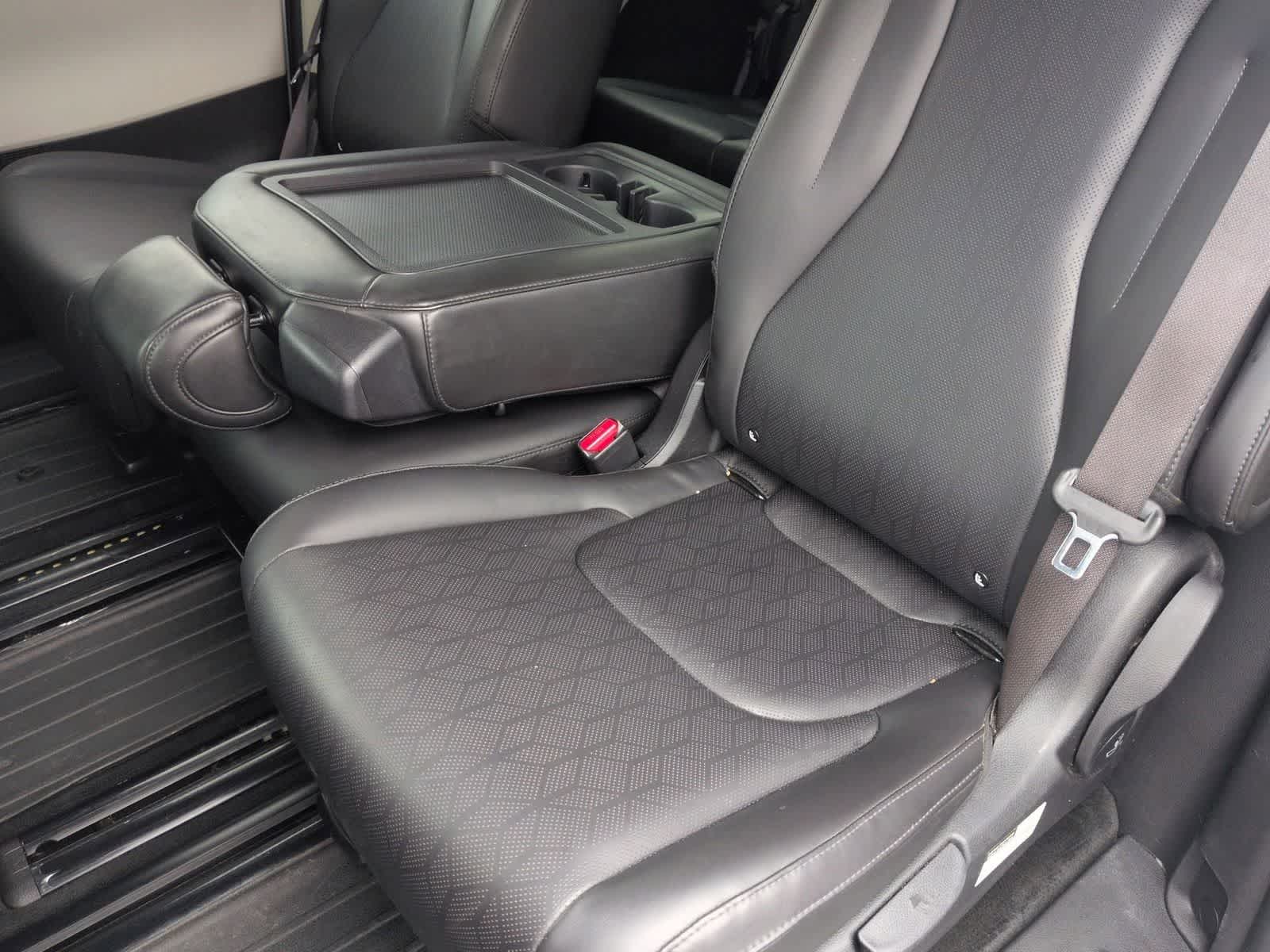 Thumbnail: 2022 Kia Carnival - 19