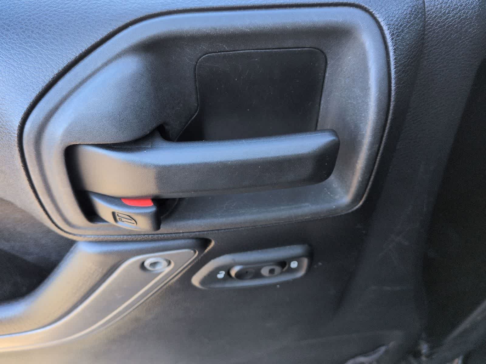 Thumbnail: 2015 Jeep Wrangler - 7