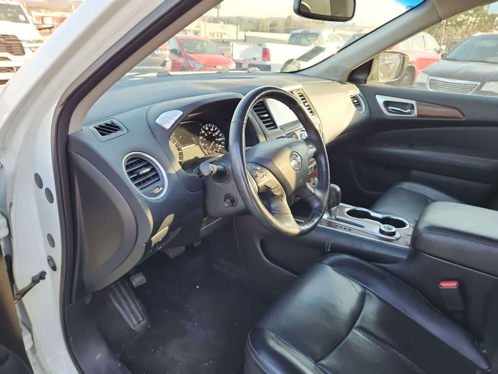 Thumbnail: 2019 Nissan Pathfinder - 13