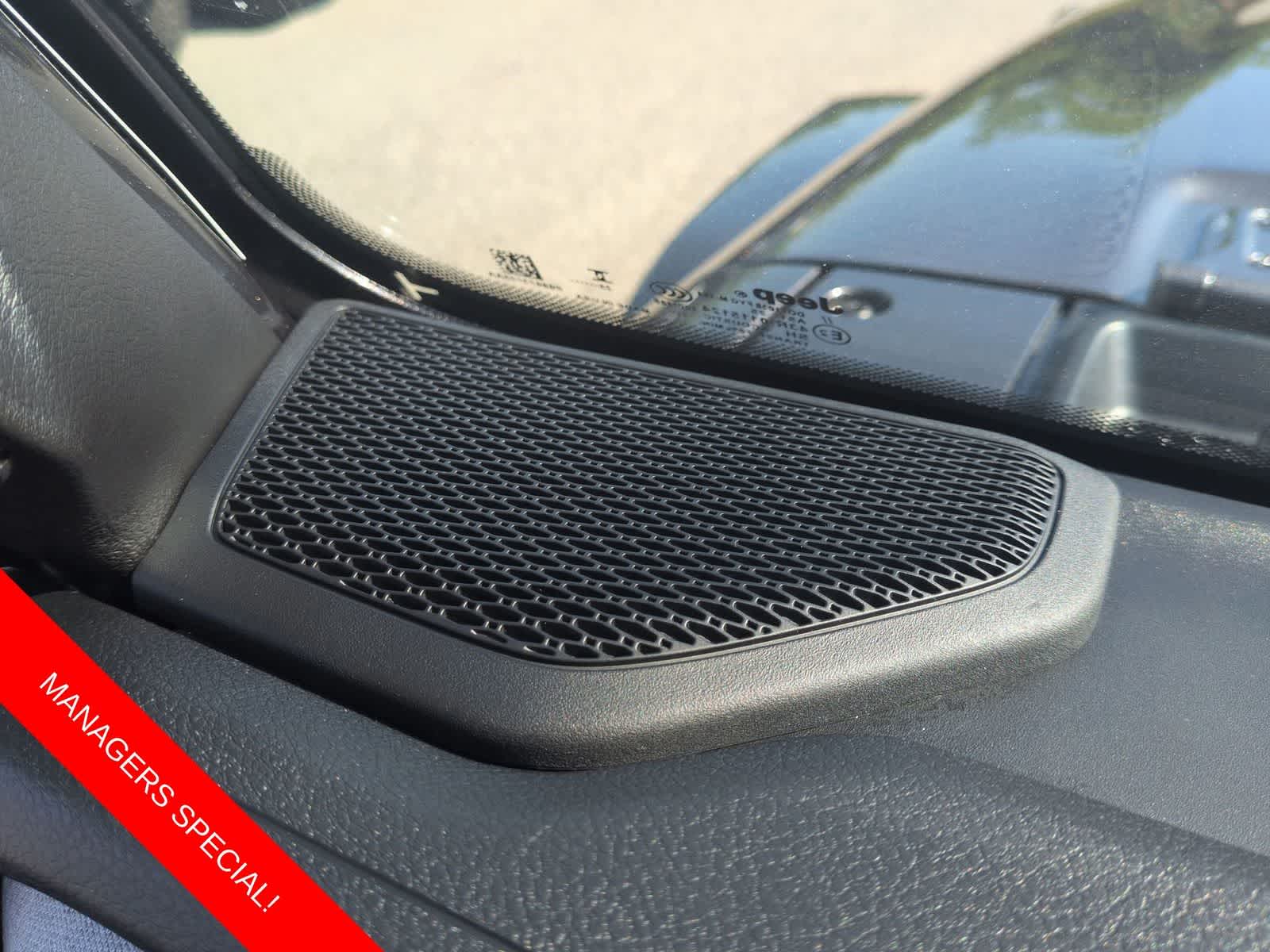 Thumbnail: 2025 Jeep Gladiator - 30