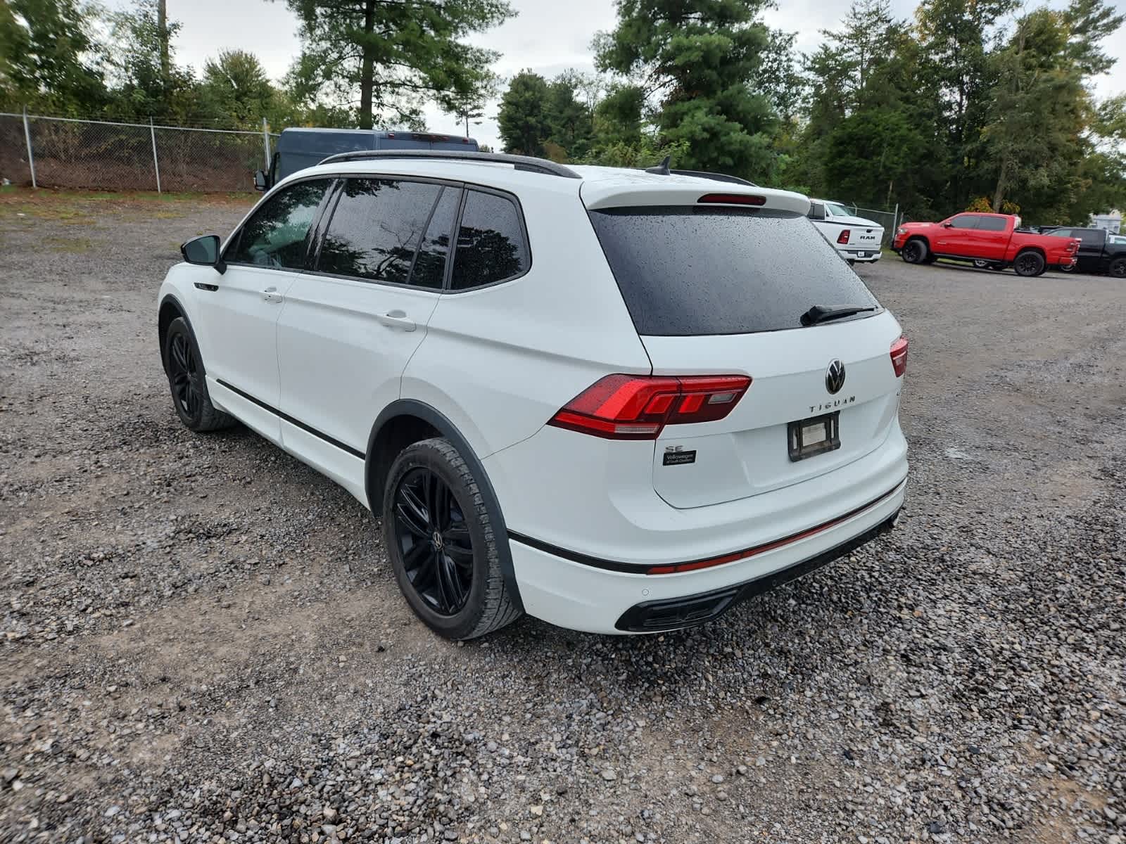 Thumbnail: 2022 Volkswagen Tiguan - 3