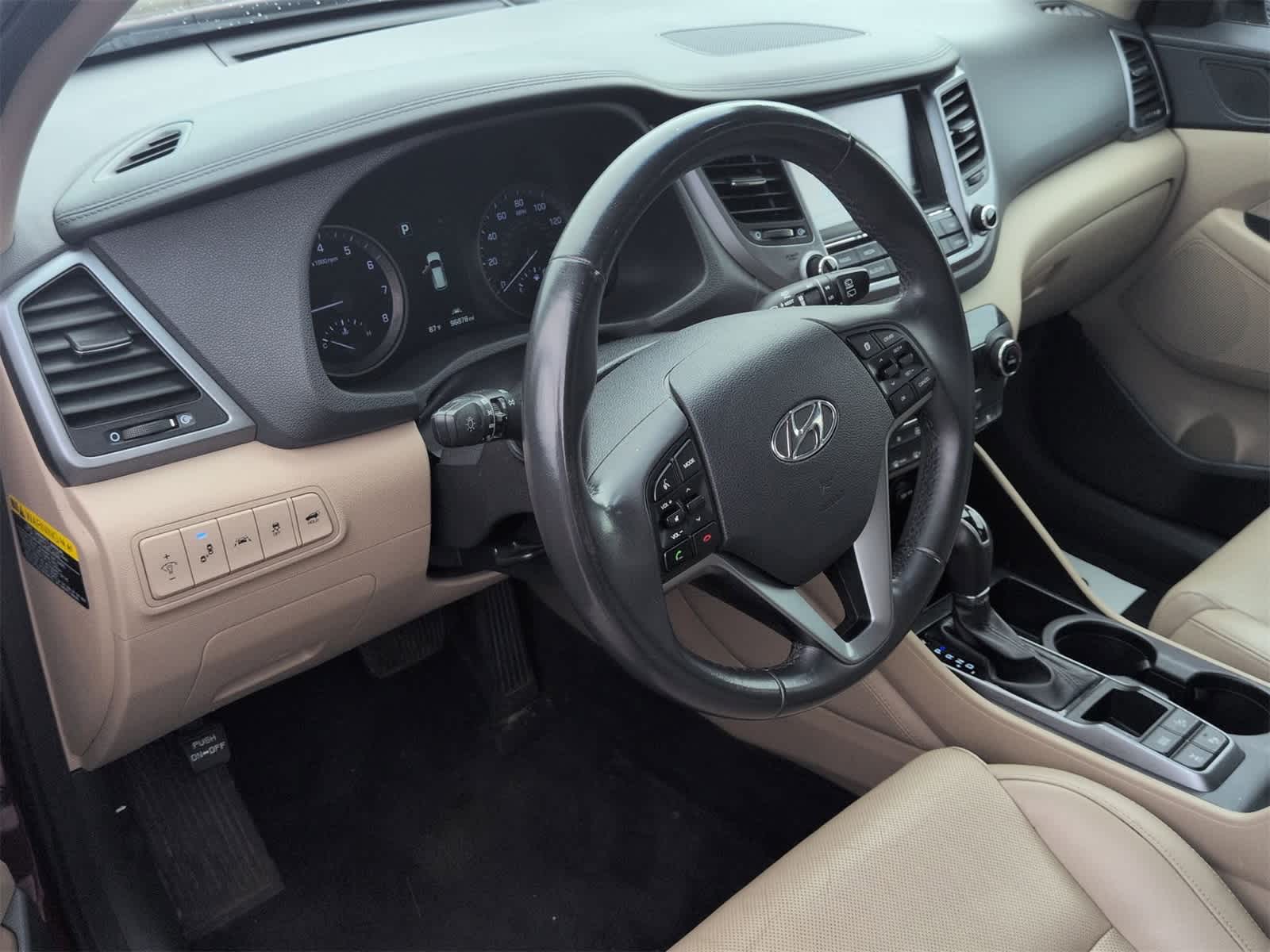 Thumbnail: 2016 Hyundai Tucson - 10