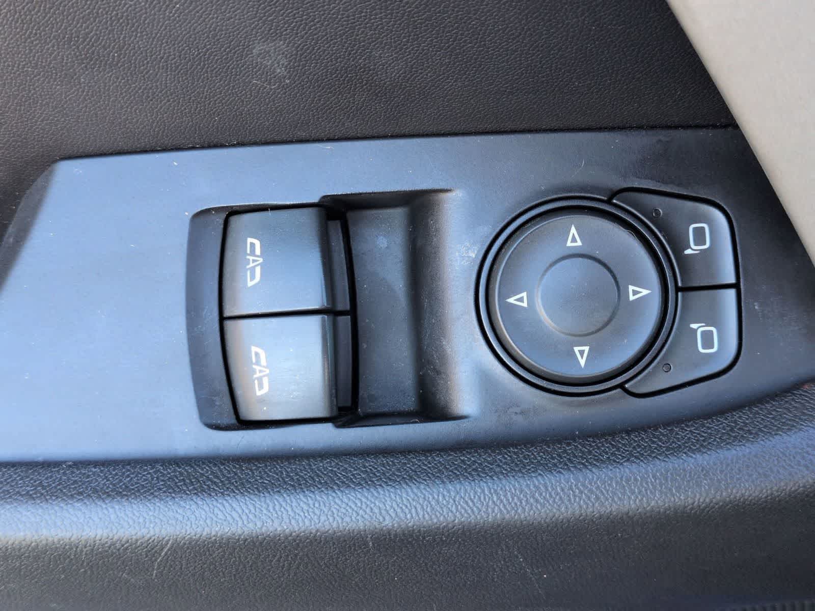 Thumbnail: 2019 Chevrolet Camaro - 17