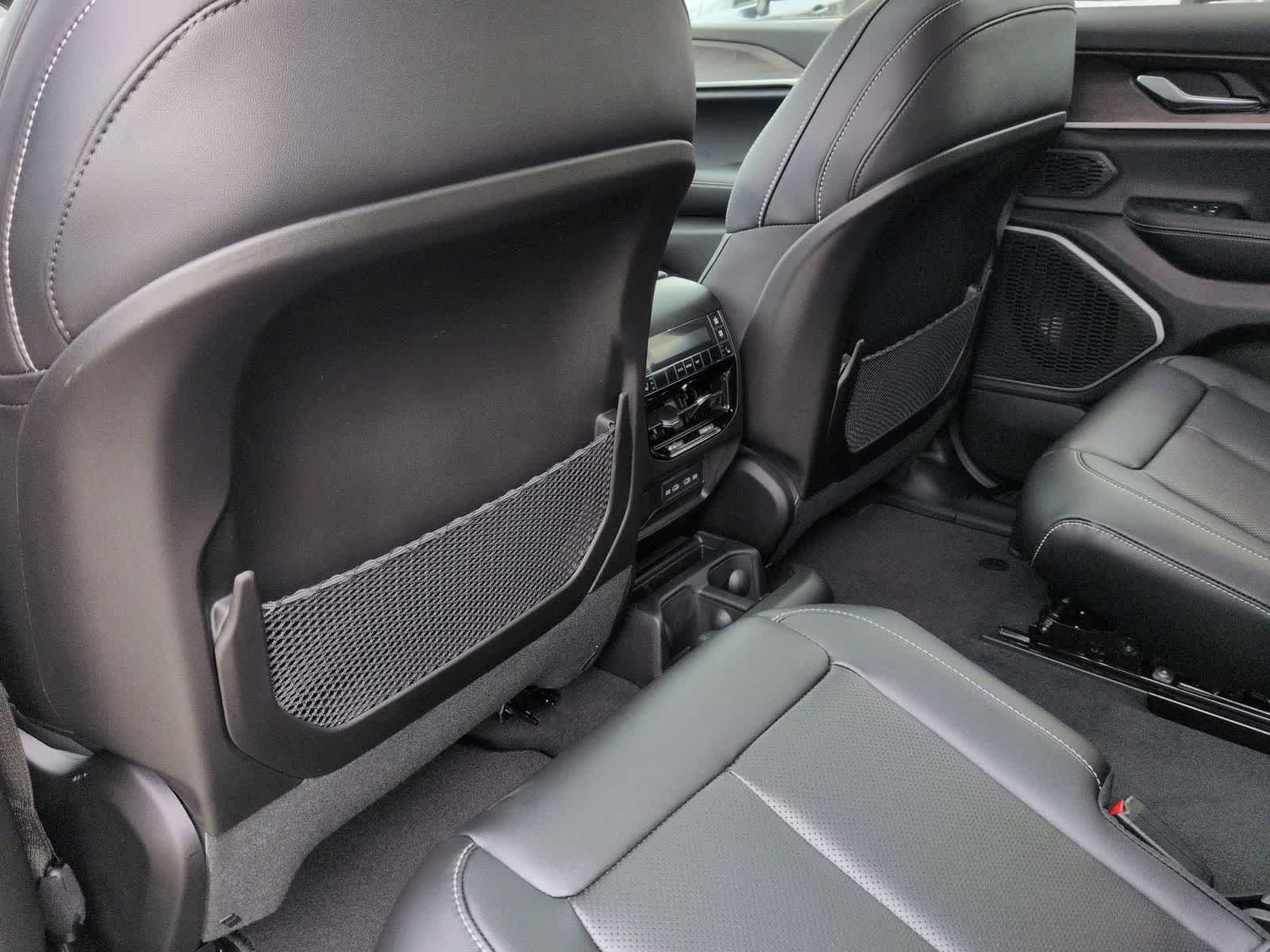 Thumbnail: 2026 Jeep Grand Cherokee L - 15