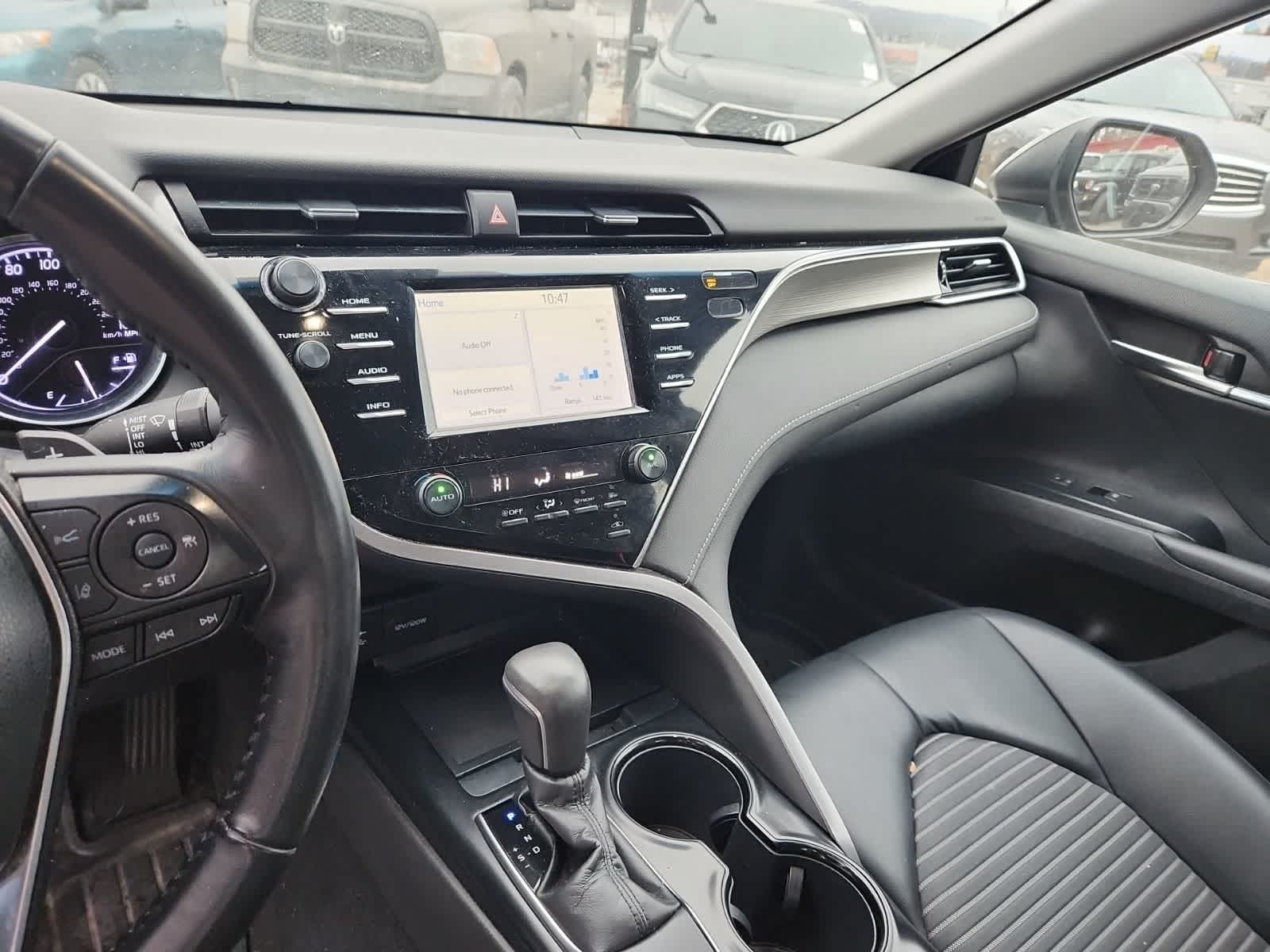 Thumbnail: 2018 Toyota Camry - 10