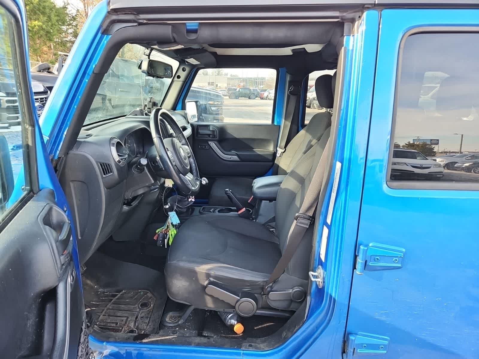 Thumbnail: 2016 Jeep Wrangler - 15