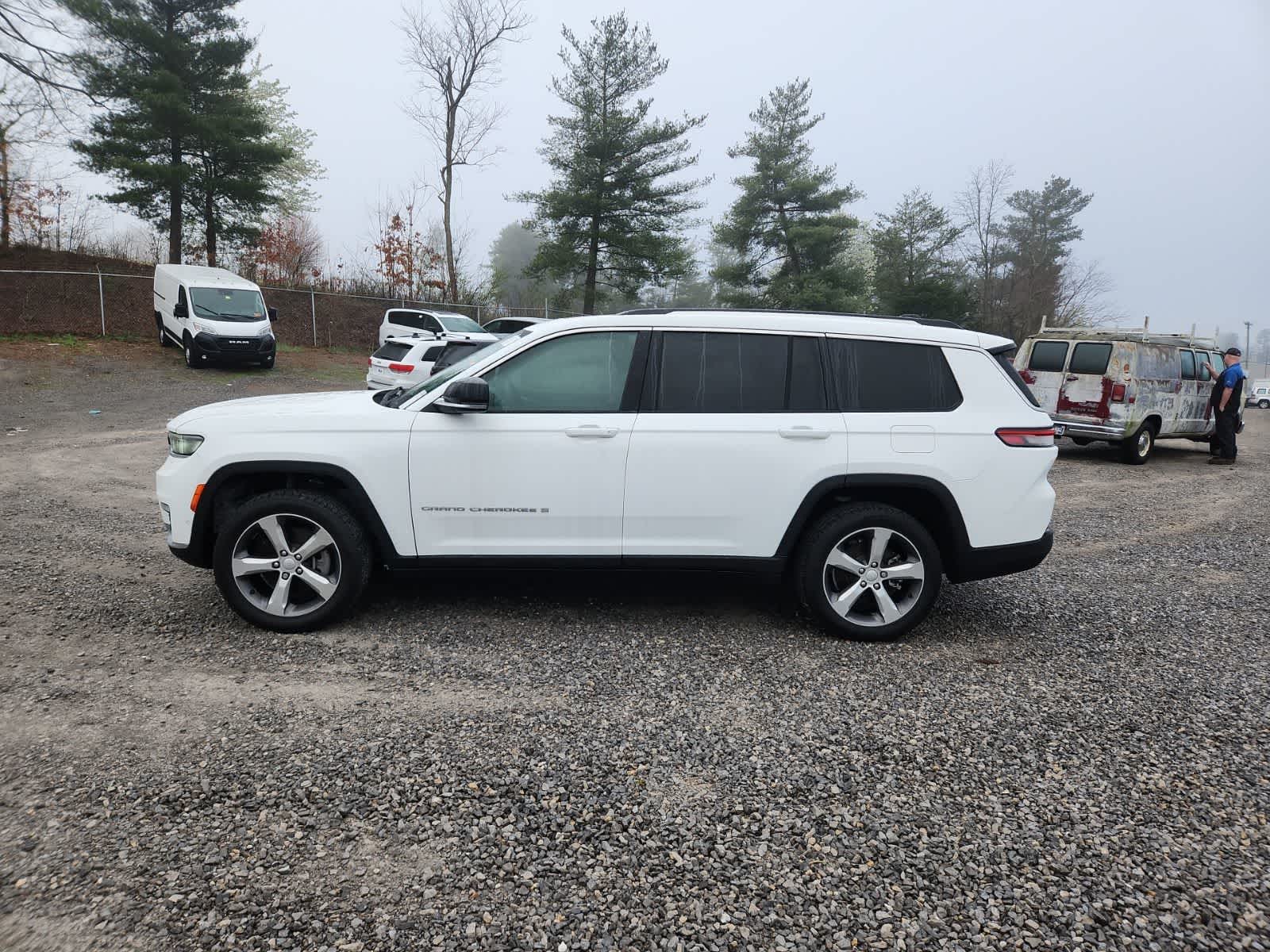 Thumbnail: 2021 Jeep Grand Cherokee L - 2