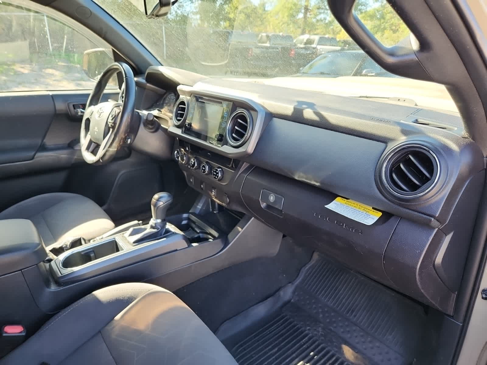 Thumbnail: 2017 Toyota Tacoma - 18