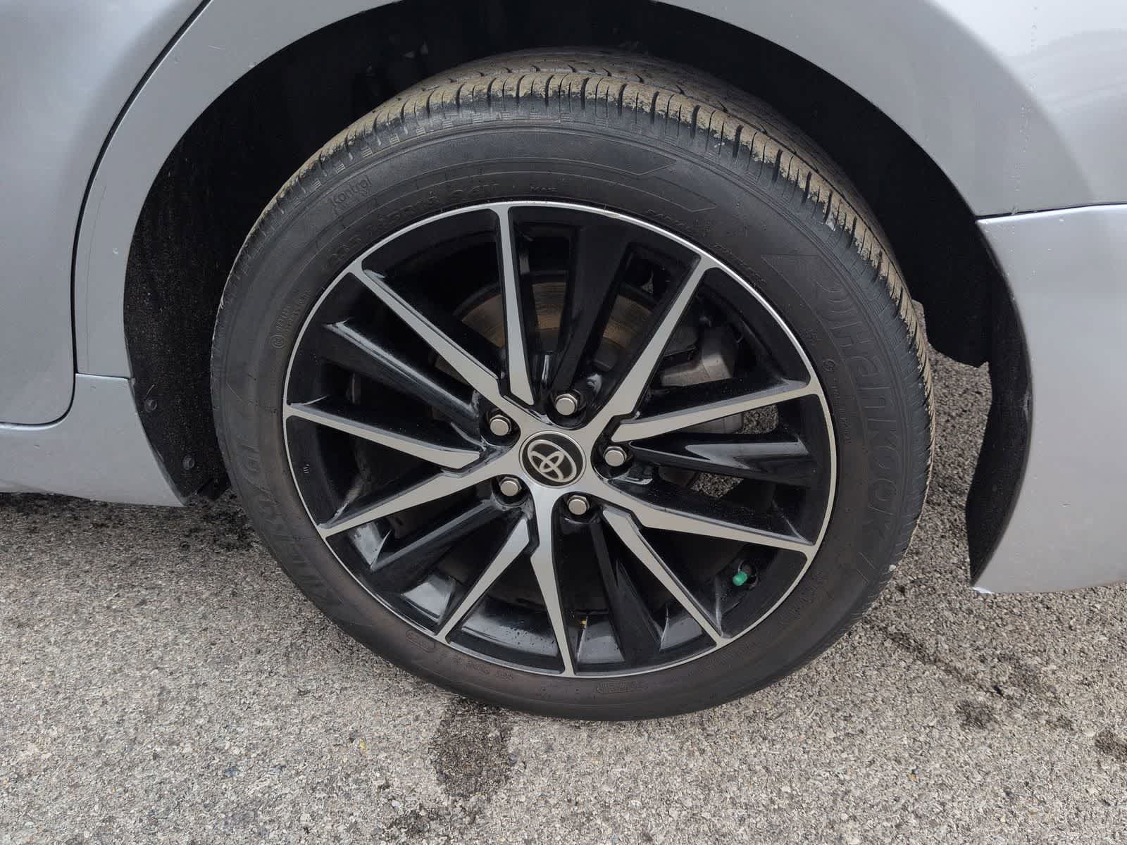 Thumbnail: 2022 Toyota Camry - 14