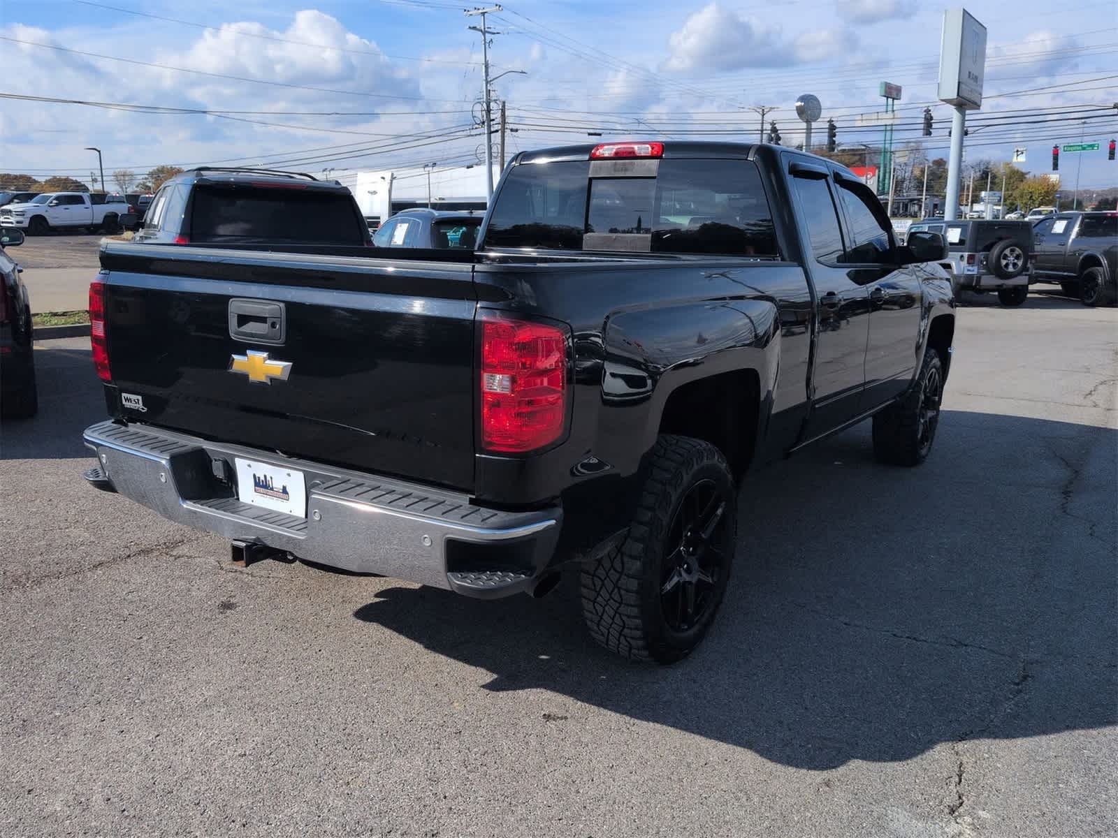 Thumbnail: 2015 Chevrolet Silverado 1500 - 8