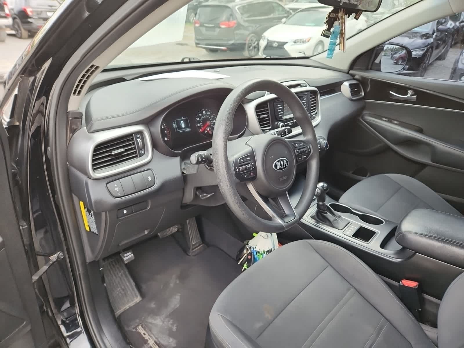 Thumbnail: 2017 Kia Sorento - 13