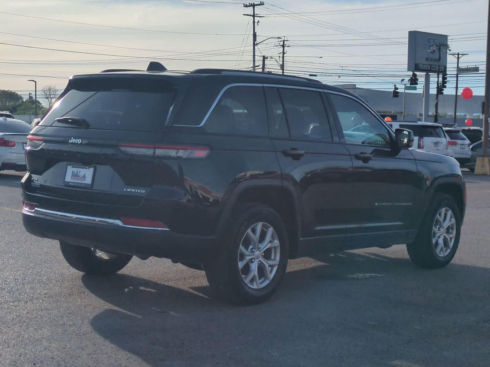 Thumbnail: 2023 Jeep Grand Cherokee - 8