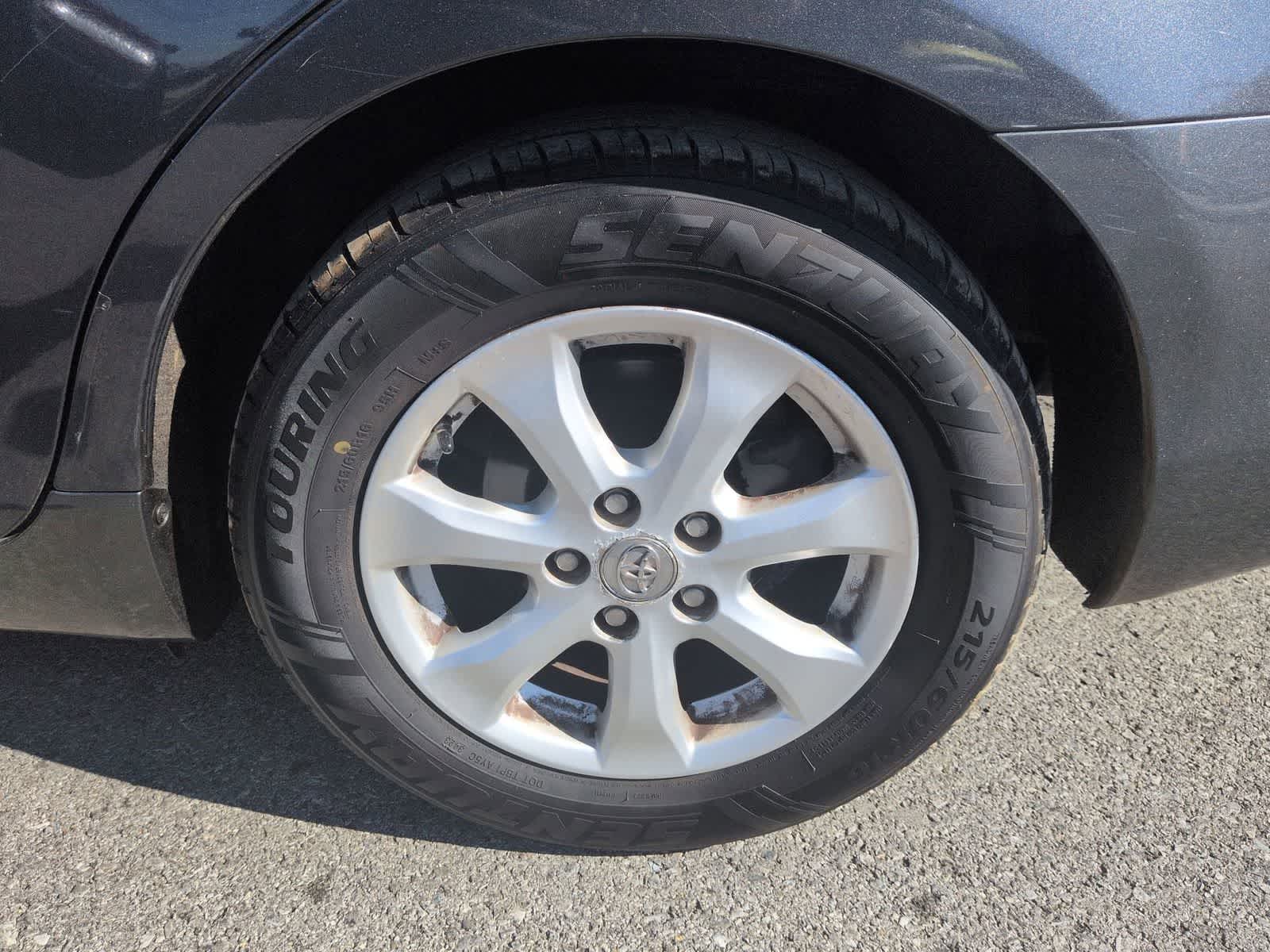 Thumbnail: 2011 Toyota Camry - 13