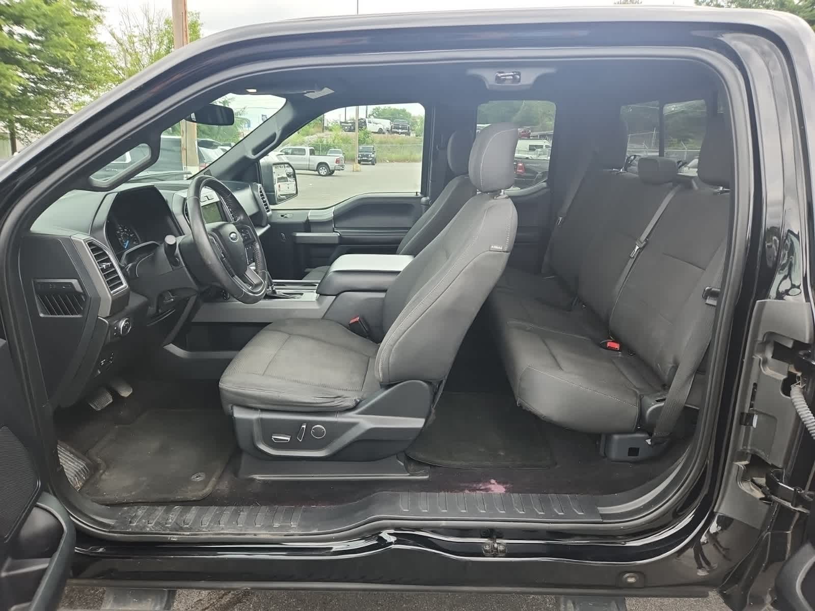 2017 Ford F-150 XLT 26