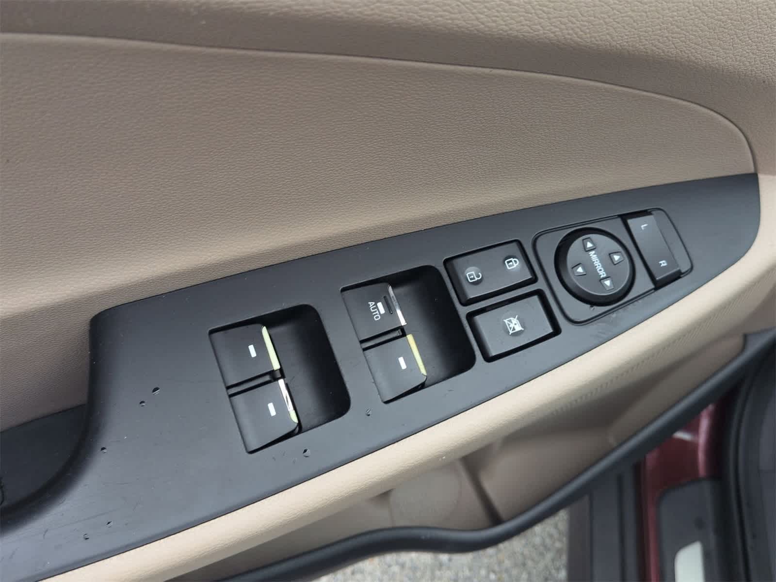 Thumbnail: 2016 Hyundai Tucson - 16