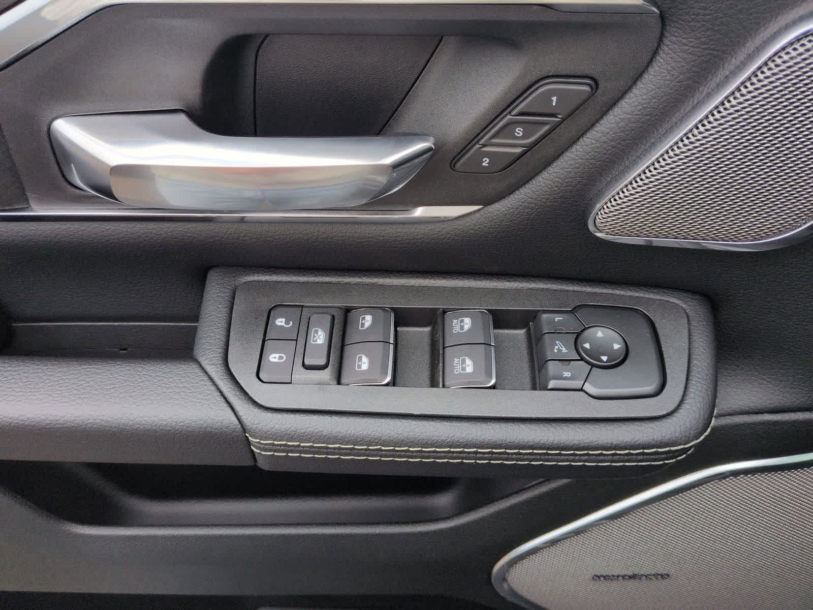 Thumbnail: 2026 RAM 1500 - 17