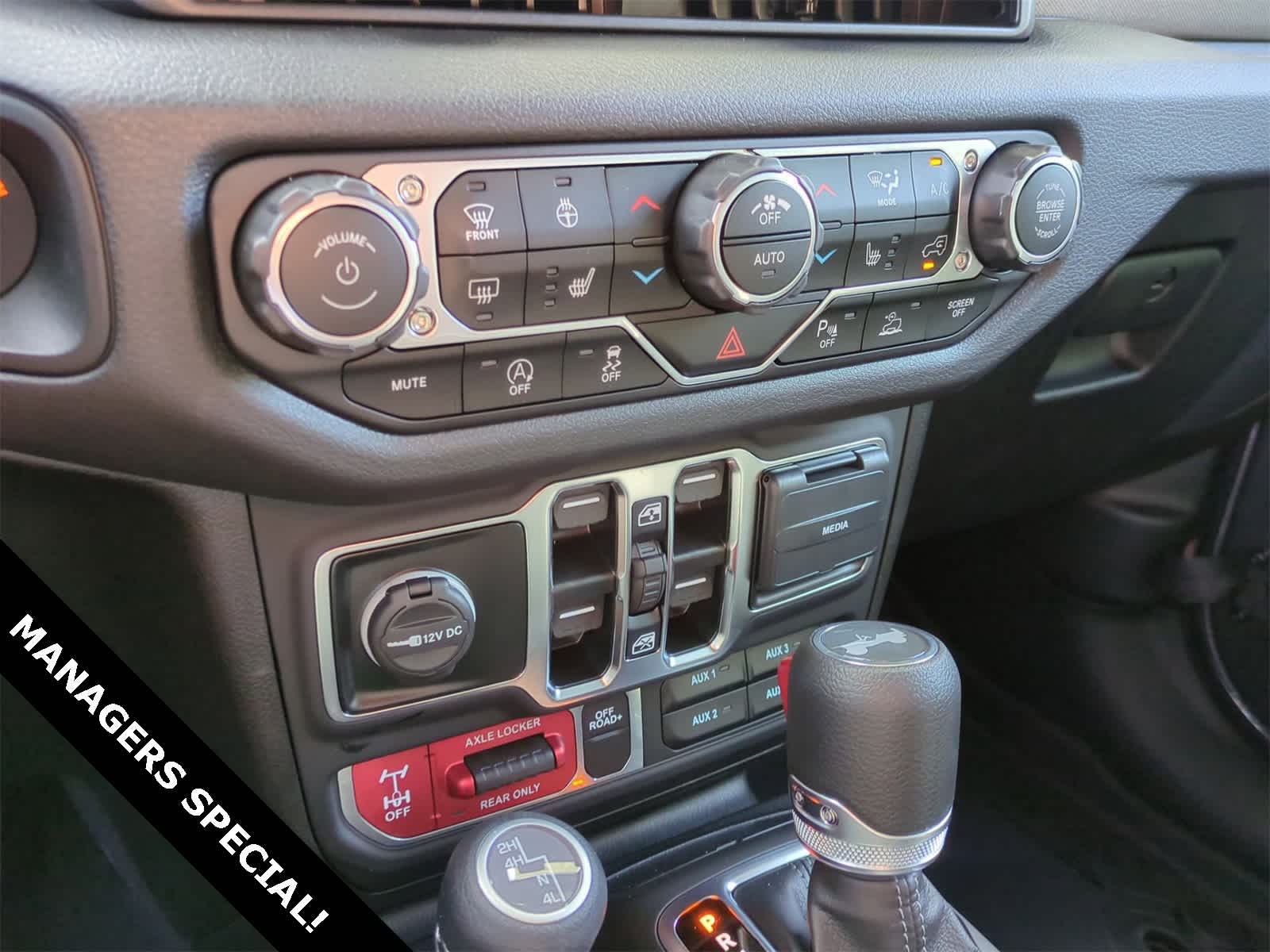 Thumbnail: 2025 Jeep Wrangler - 30