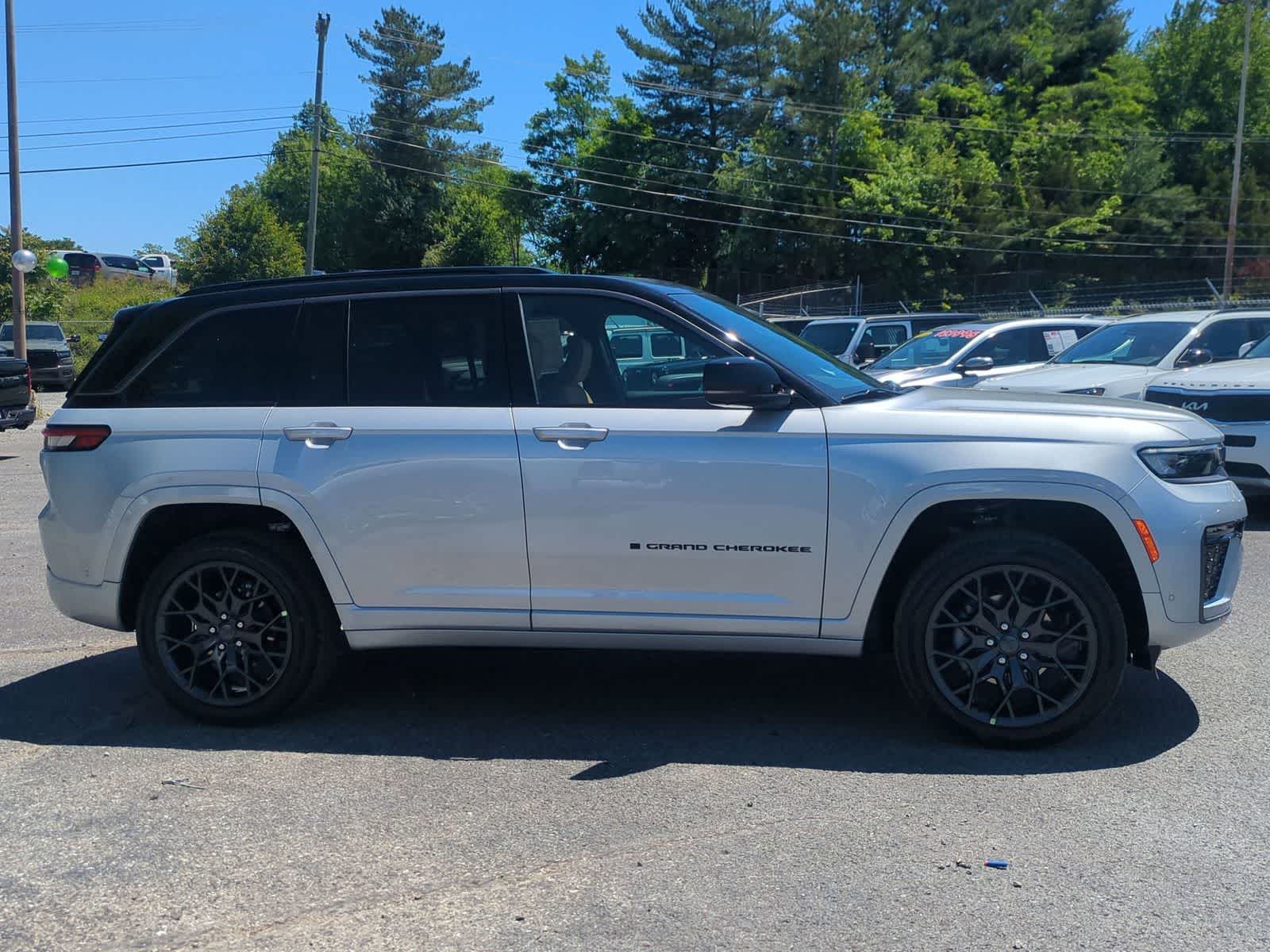 Thumbnail: 2026 Jeep Grand Cherokee - 9