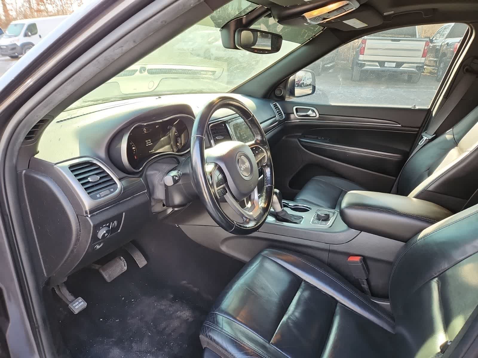 Thumbnail: 2020 Jeep Grand Cherokee - 13