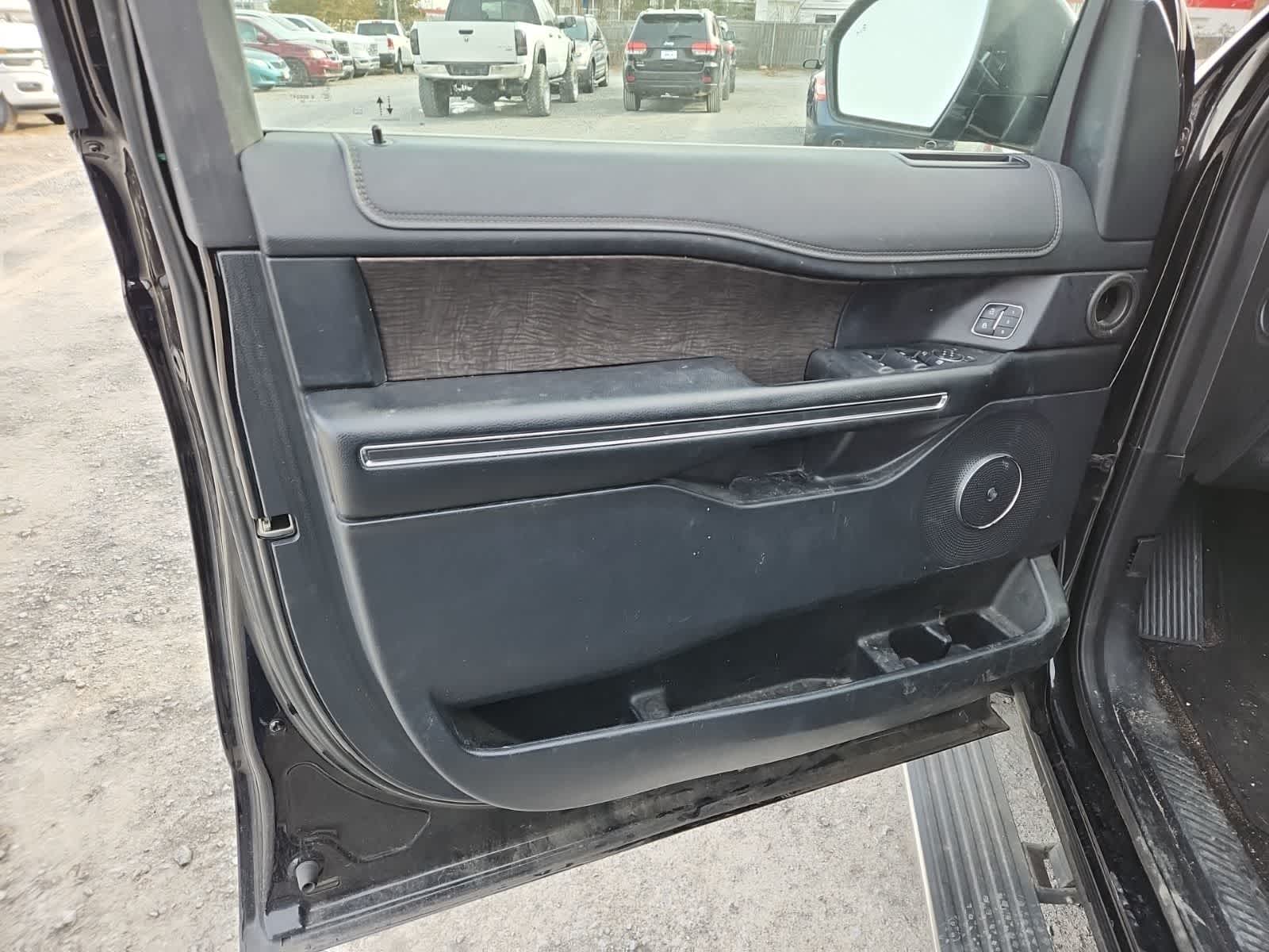 Thumbnail: 2020 Ford Expedition MAX - 16