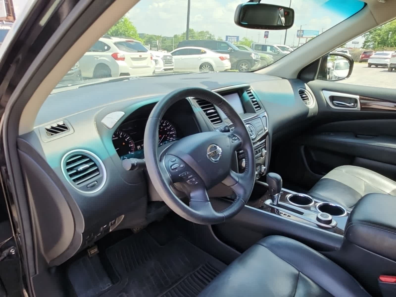 Thumbnail: 2013 Nissan Pathfinder - 13