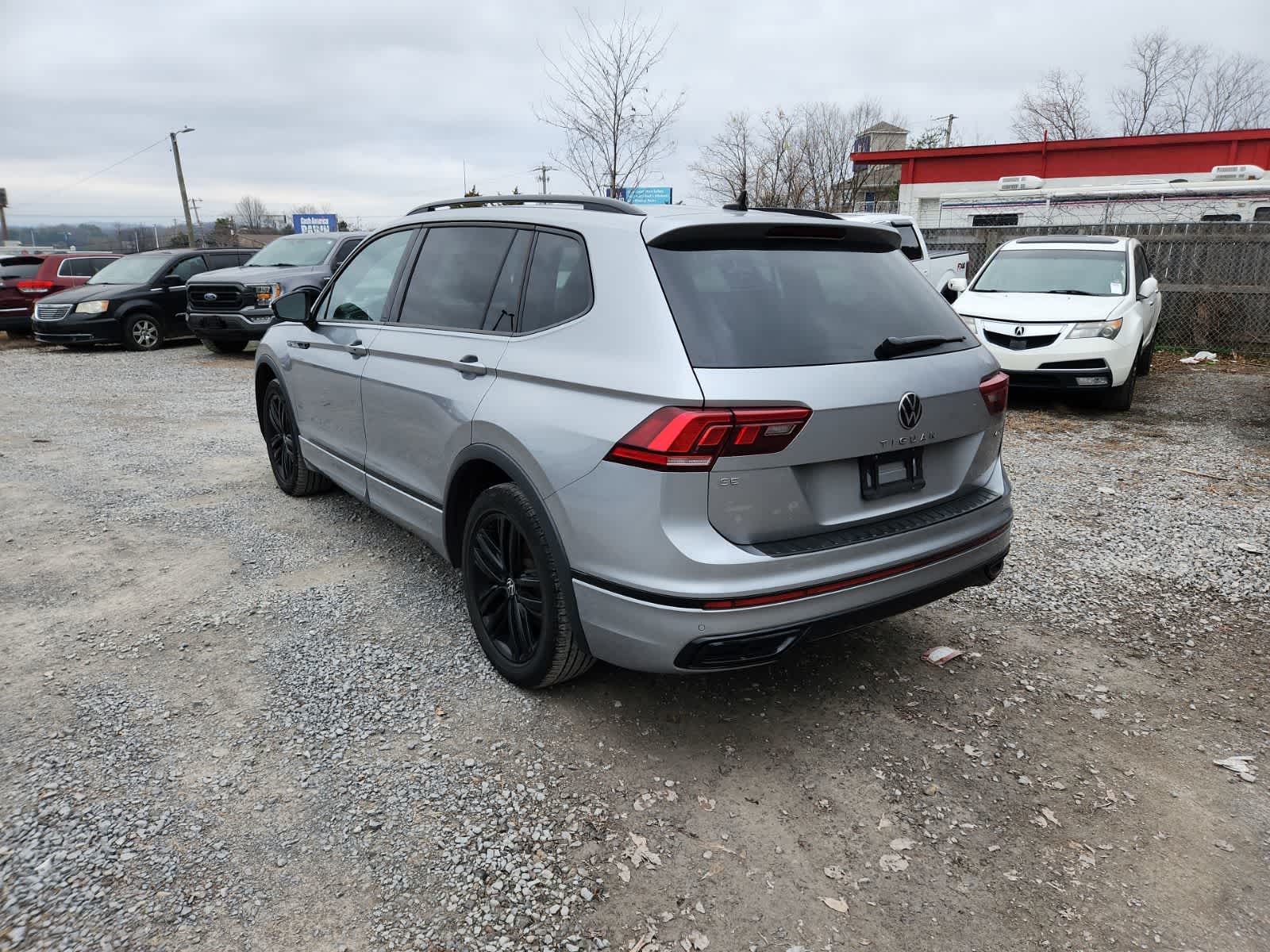 Thumbnail: 2022 Volkswagen Tiguan - 3