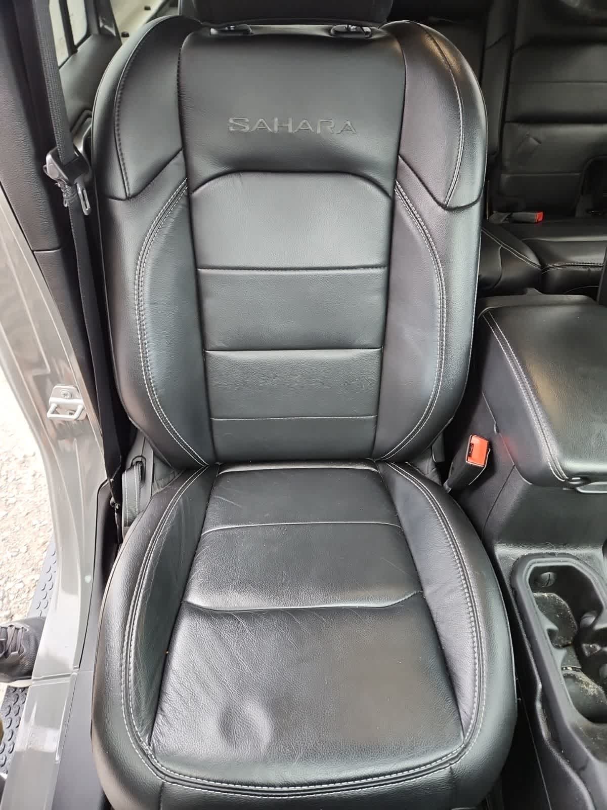 Thumbnail: 2019 Jeep Wrangler - 18