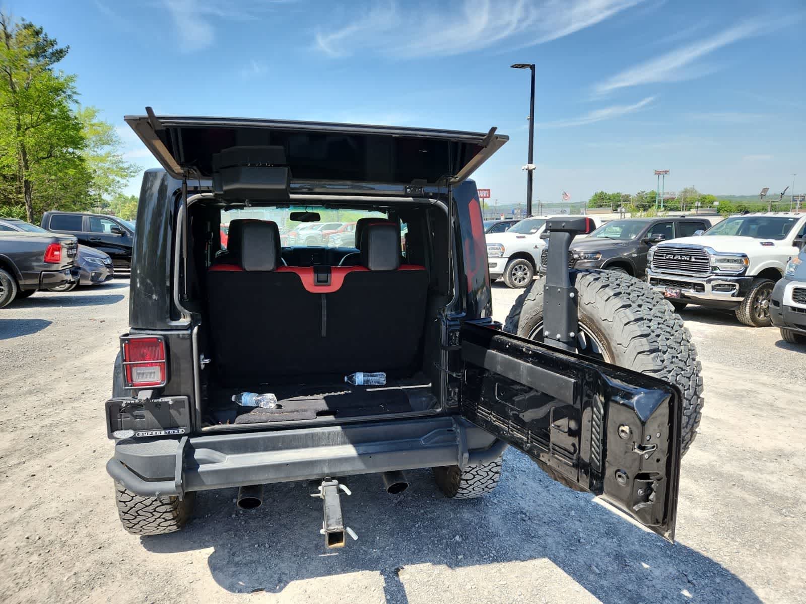 Thumbnail: 2017 Jeep Wrangler - 27