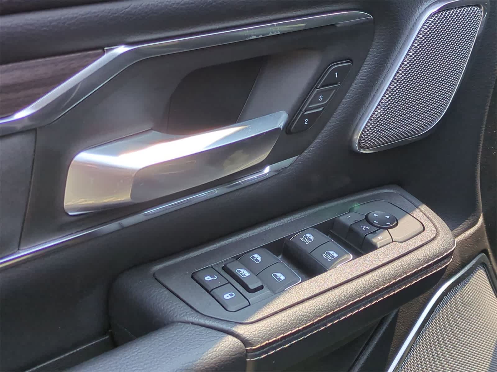 Thumbnail: 2025 RAM 1500 - 17