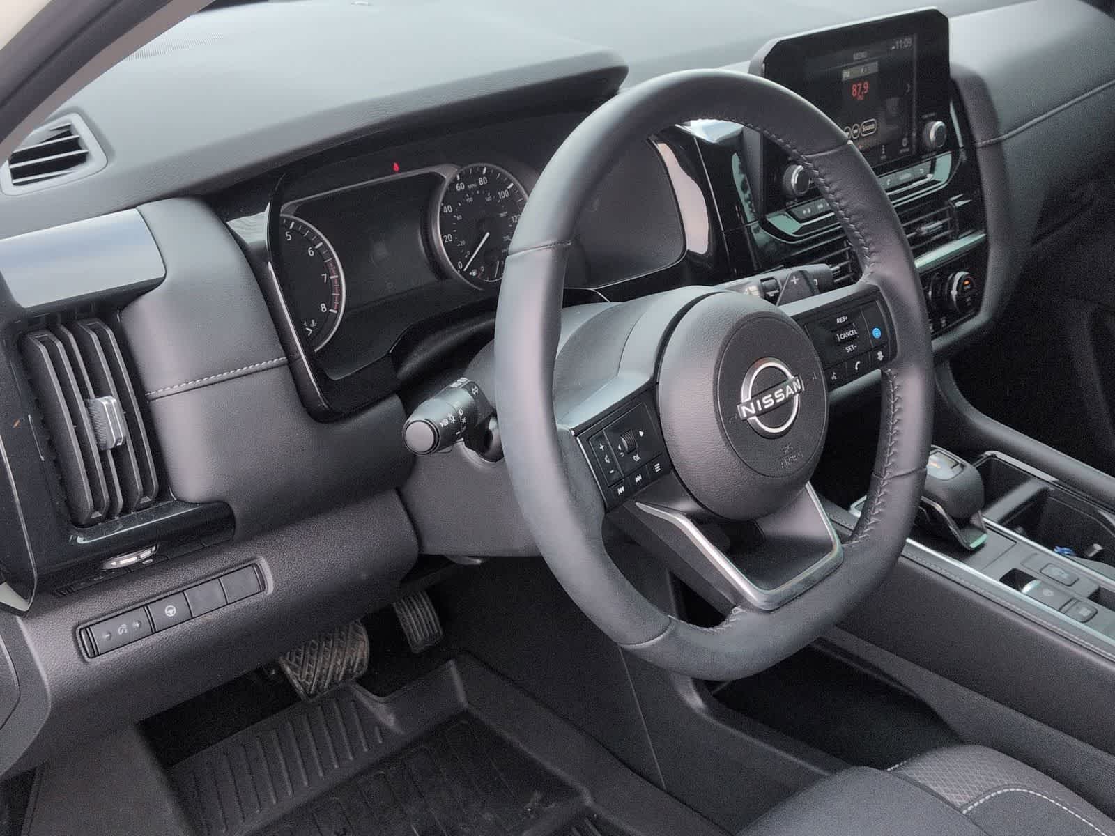 Thumbnail: 2024 Nissan Pathfinder - 10