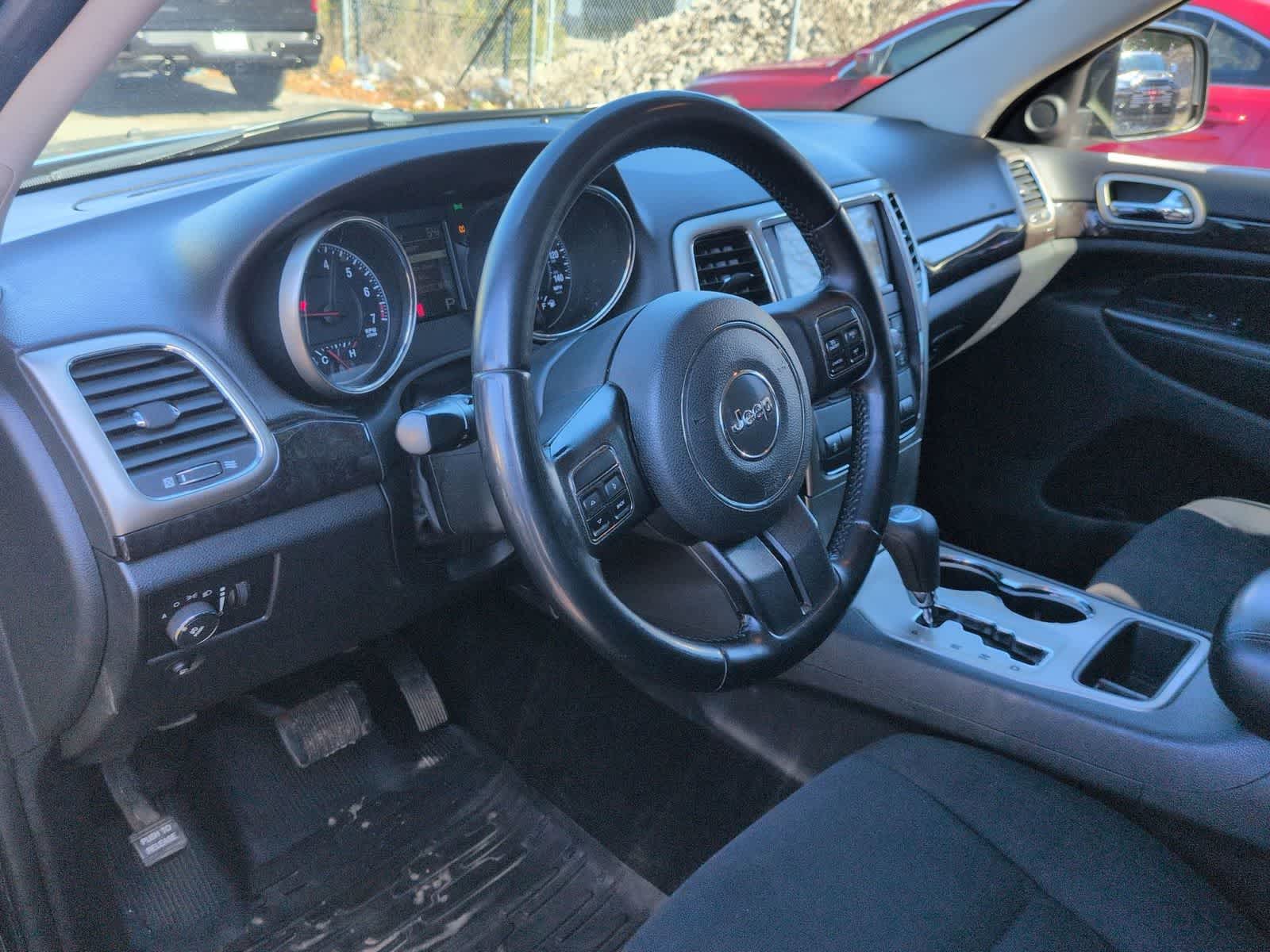 Thumbnail: 2012 Jeep Grand Cherokee - 10