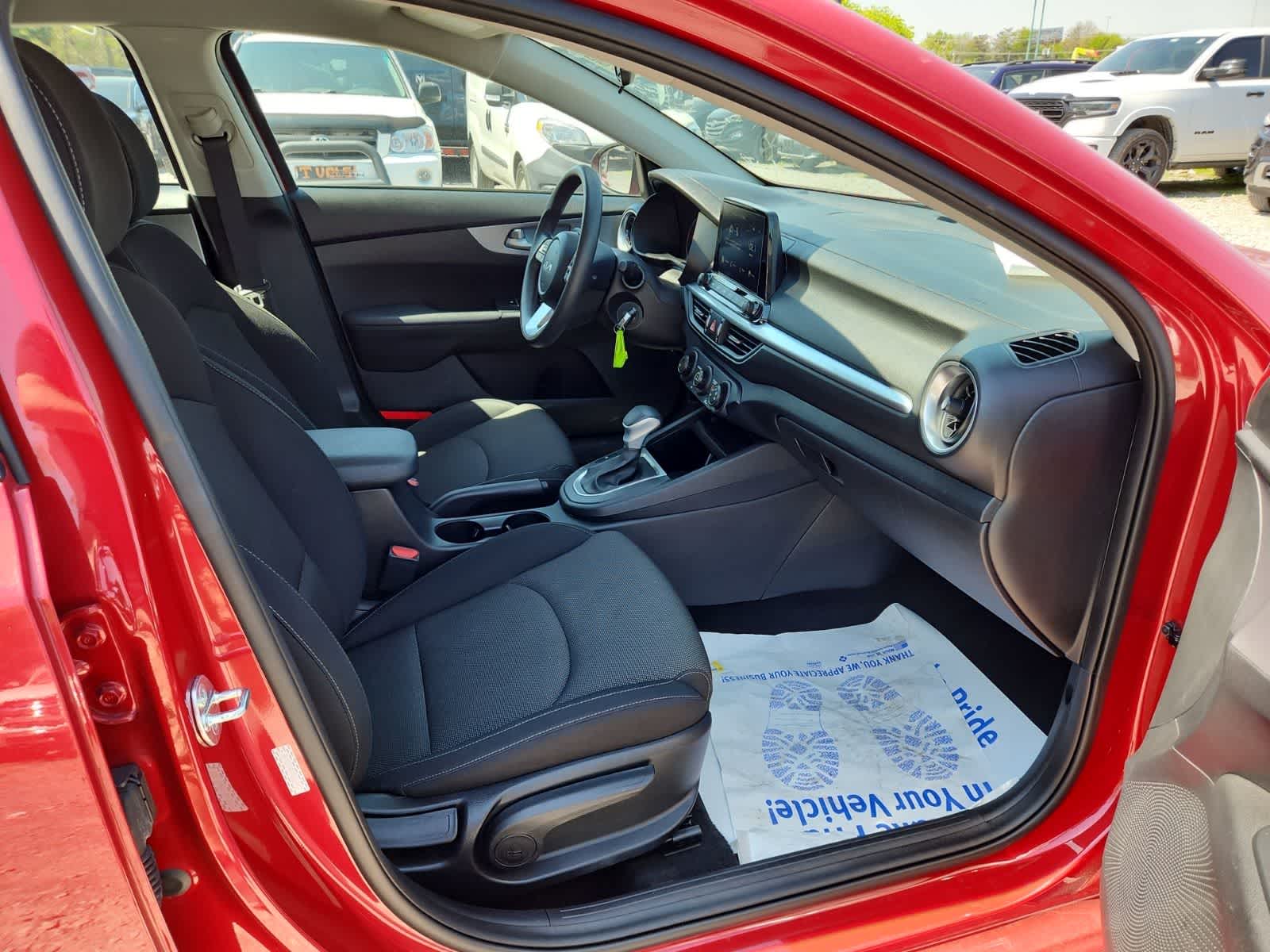 Thumbnail: 2023 Kia Forte - 21