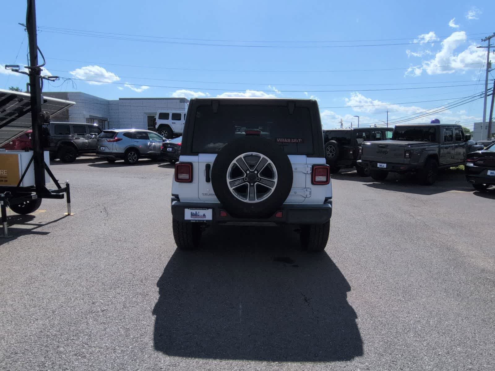 Thumbnail: 2018 Jeep Wrangler - 7