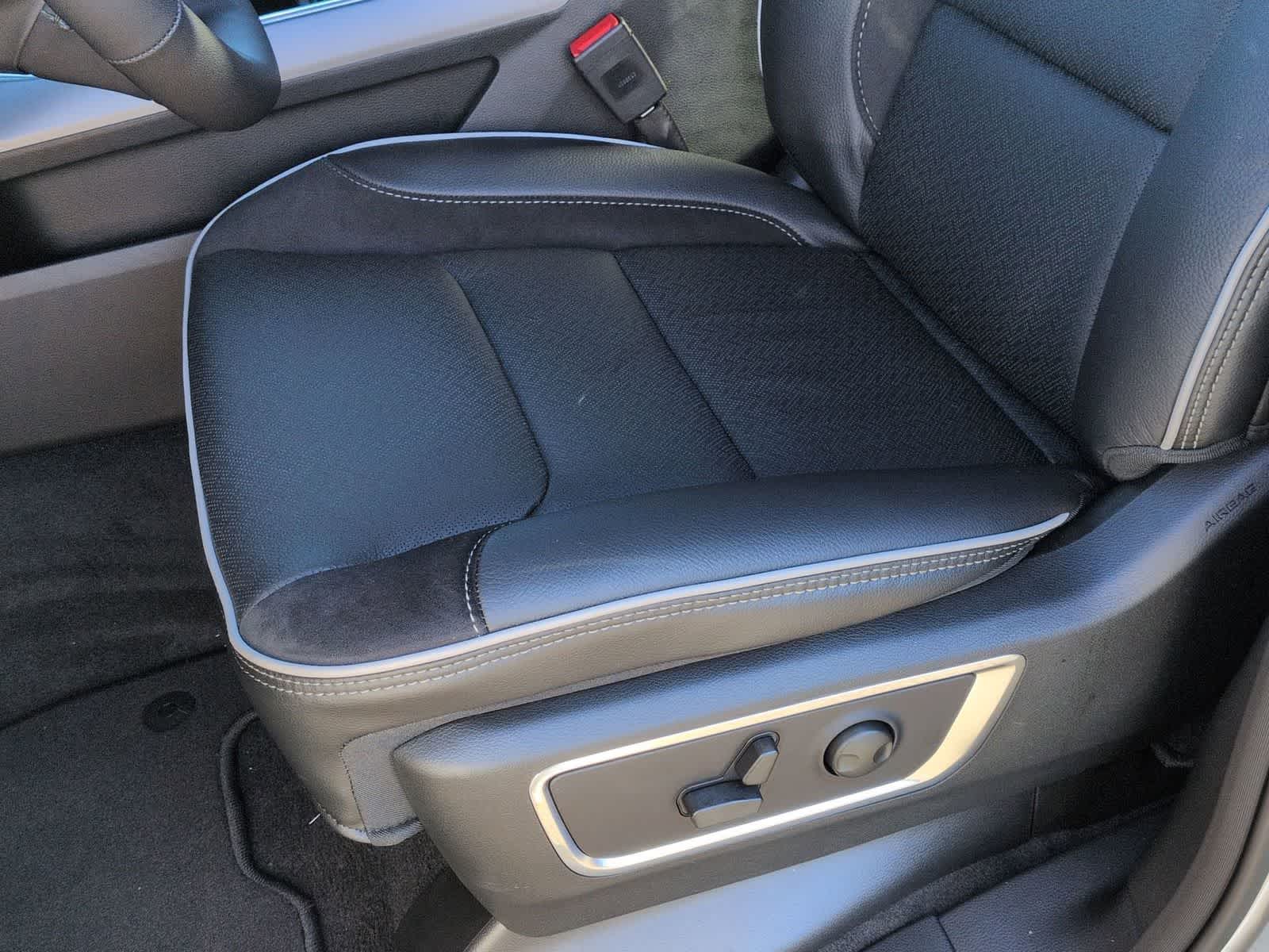 Thumbnail: 2026 RAM 1500 - 4