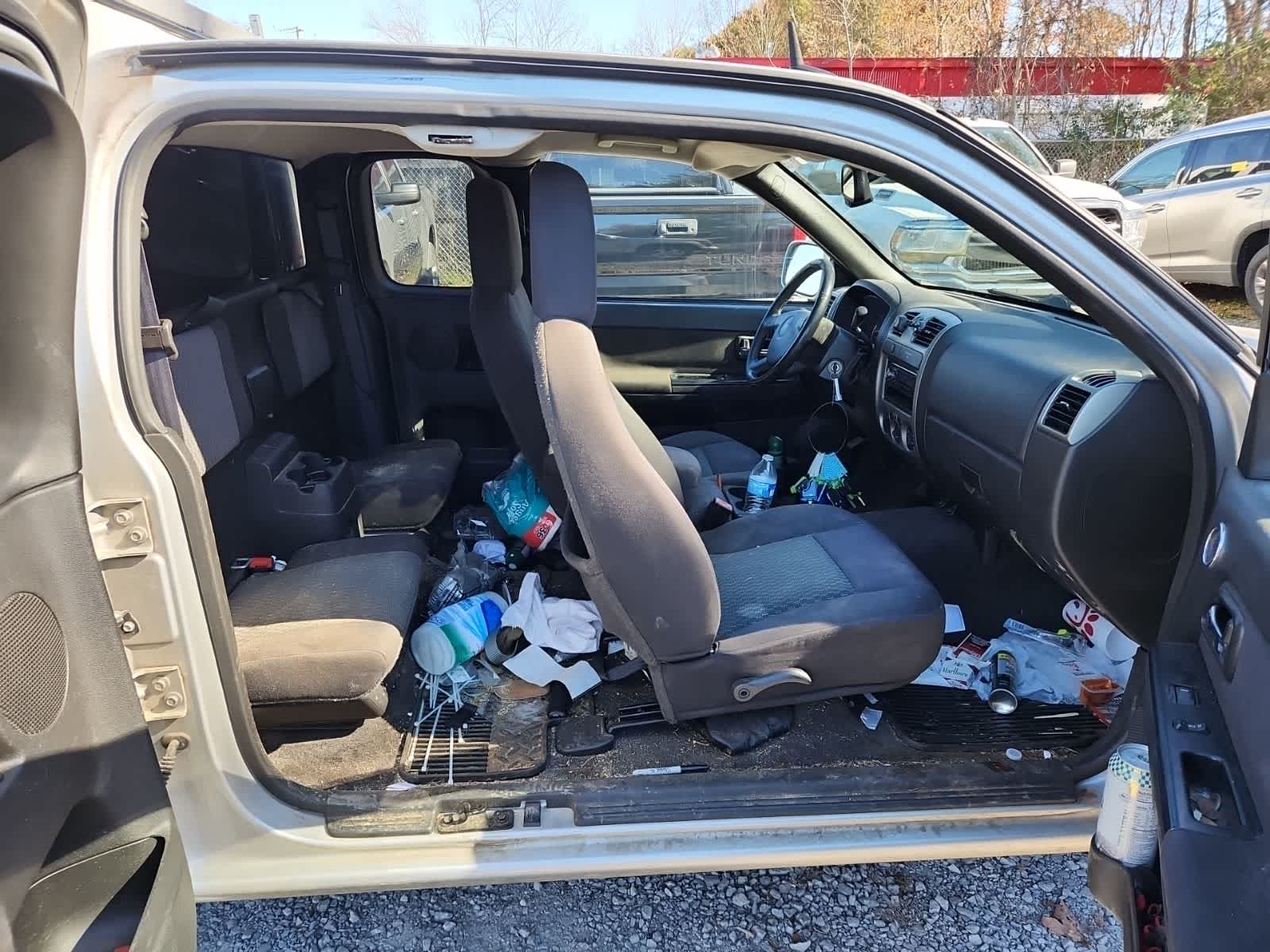 Thumbnail: 2012 Chevrolet Colorado - 26