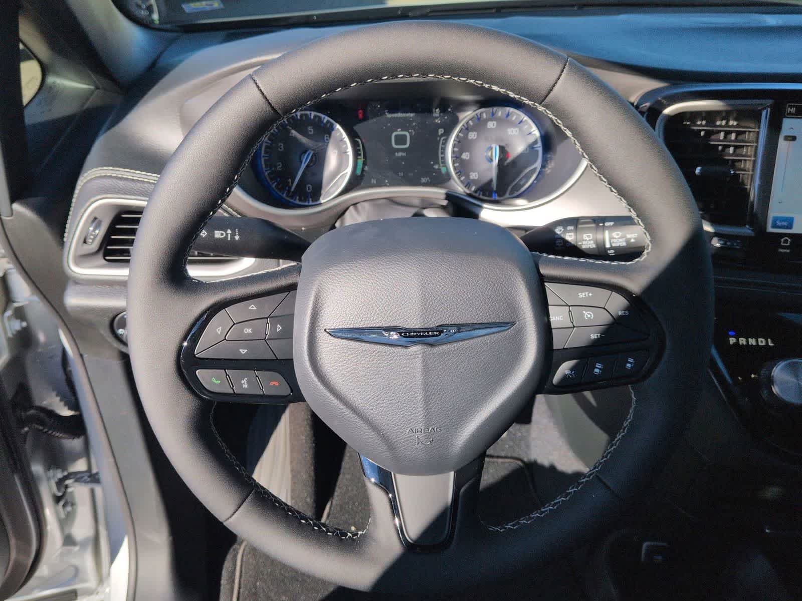 Thumbnail: 2026 Chrysler Pacifica - 14