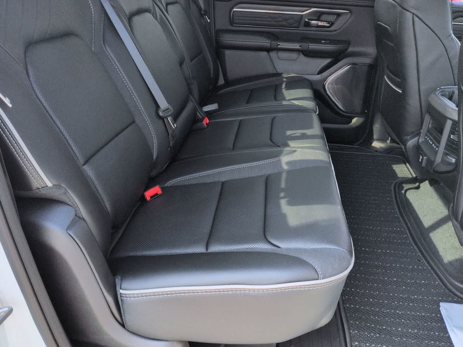 Thumbnail: 2026 RAM 1500 - 17